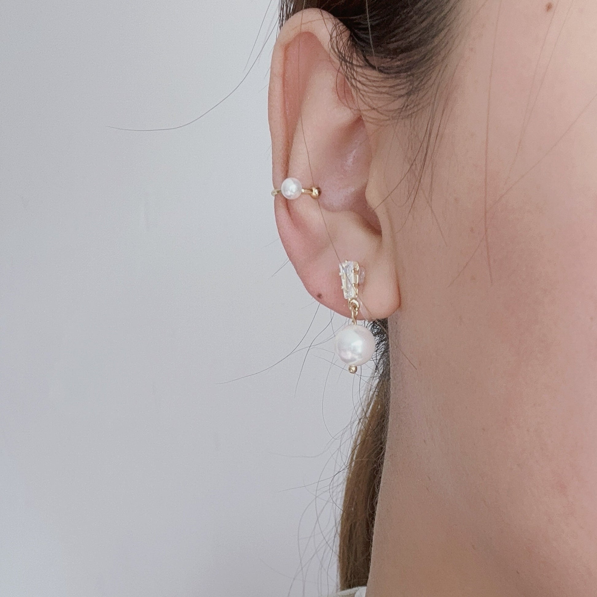 Gold Pearl Crystalclip-on earrings by SOMIY – pain-free non-pierced jewelry for everyday wear