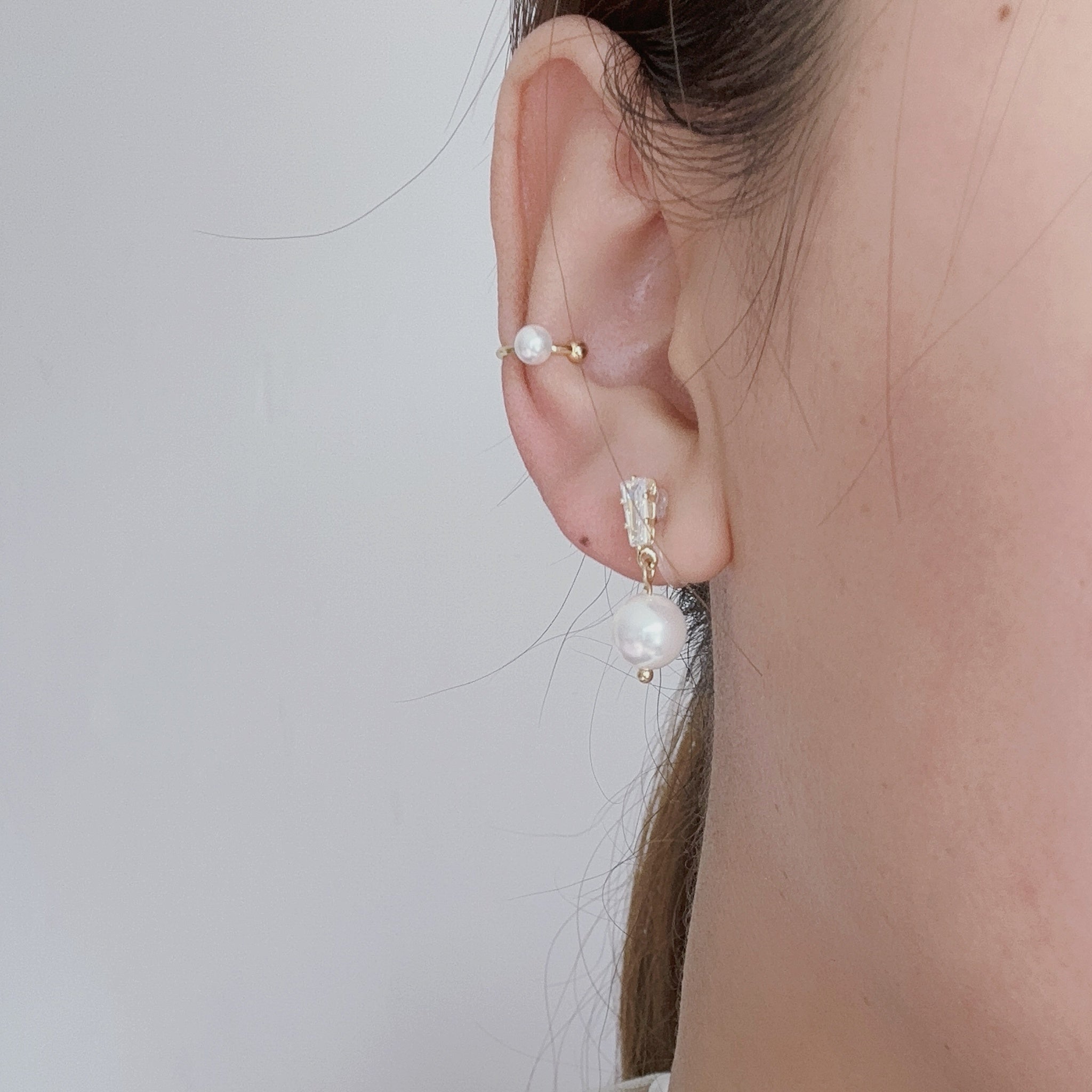 Gold Pearl Crystalclip-on earrings by SOMIY – pain-free non-pierced jewelry for everyday wear