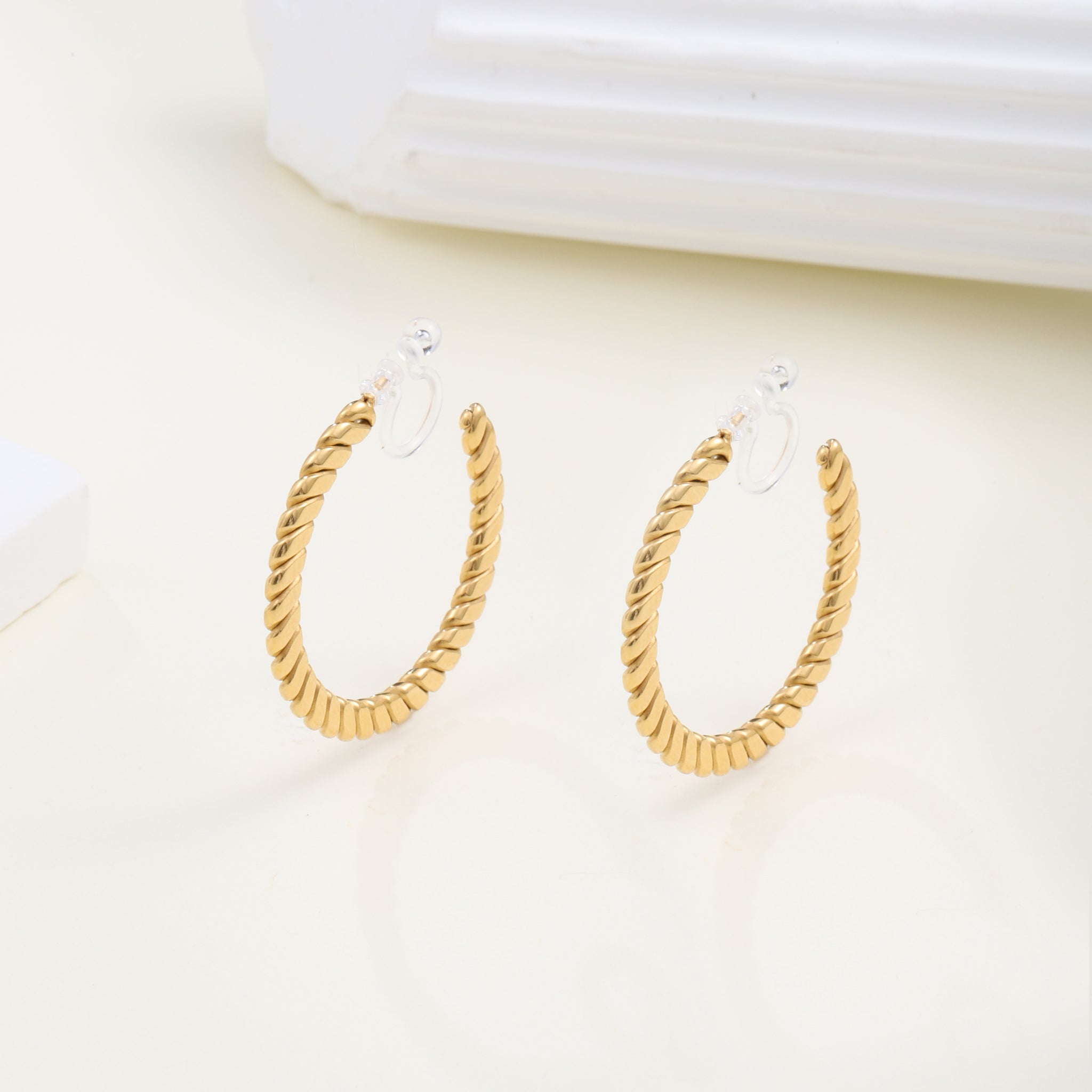 Goldhoop clip-on earrings by SOMIY – pain-free non-pierced jewelry for everyday wear