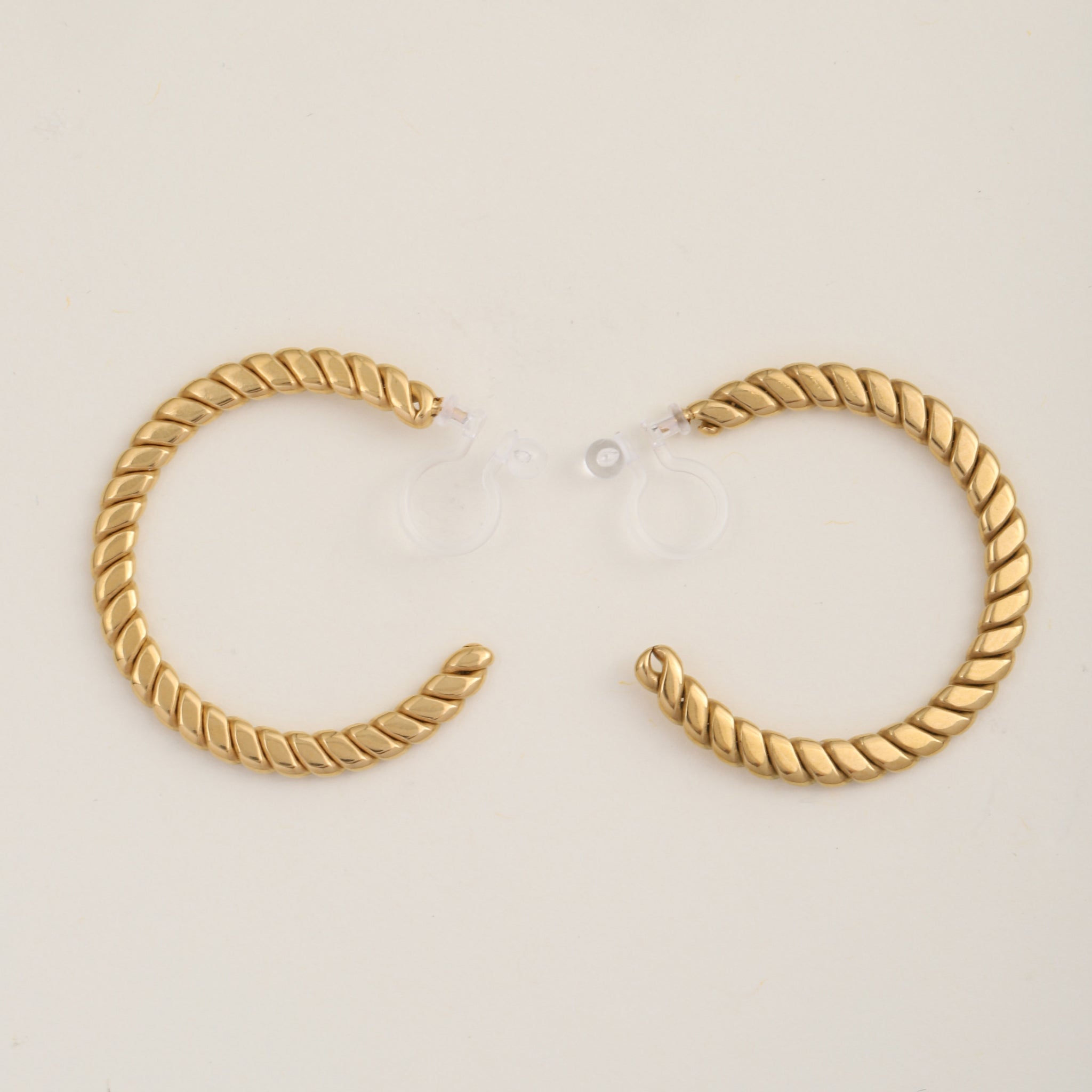 Goldhoop clip-on earrings by SOMIY – pain-free non-pierced jewelry for everyday wear