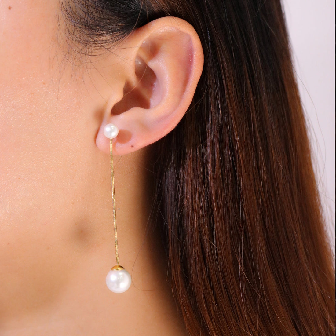 Gold Pearl Resinhoop clip-on earrings by SOMIY – pain-free non-pierced jewelry for everyday wear