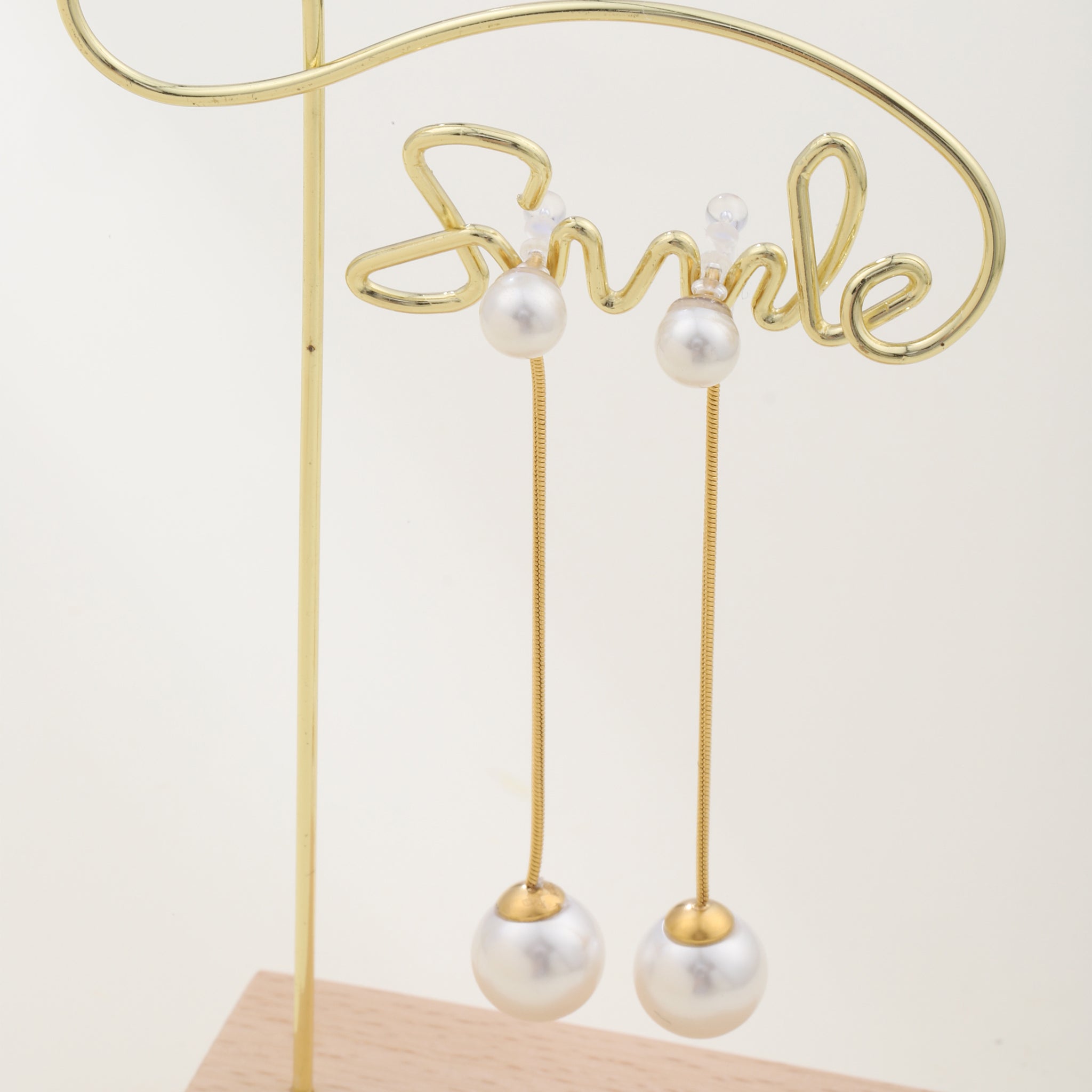 Gold Pearlclip-on earrings by SOMIY – pain-free non-pierced jewelry for everyday wear