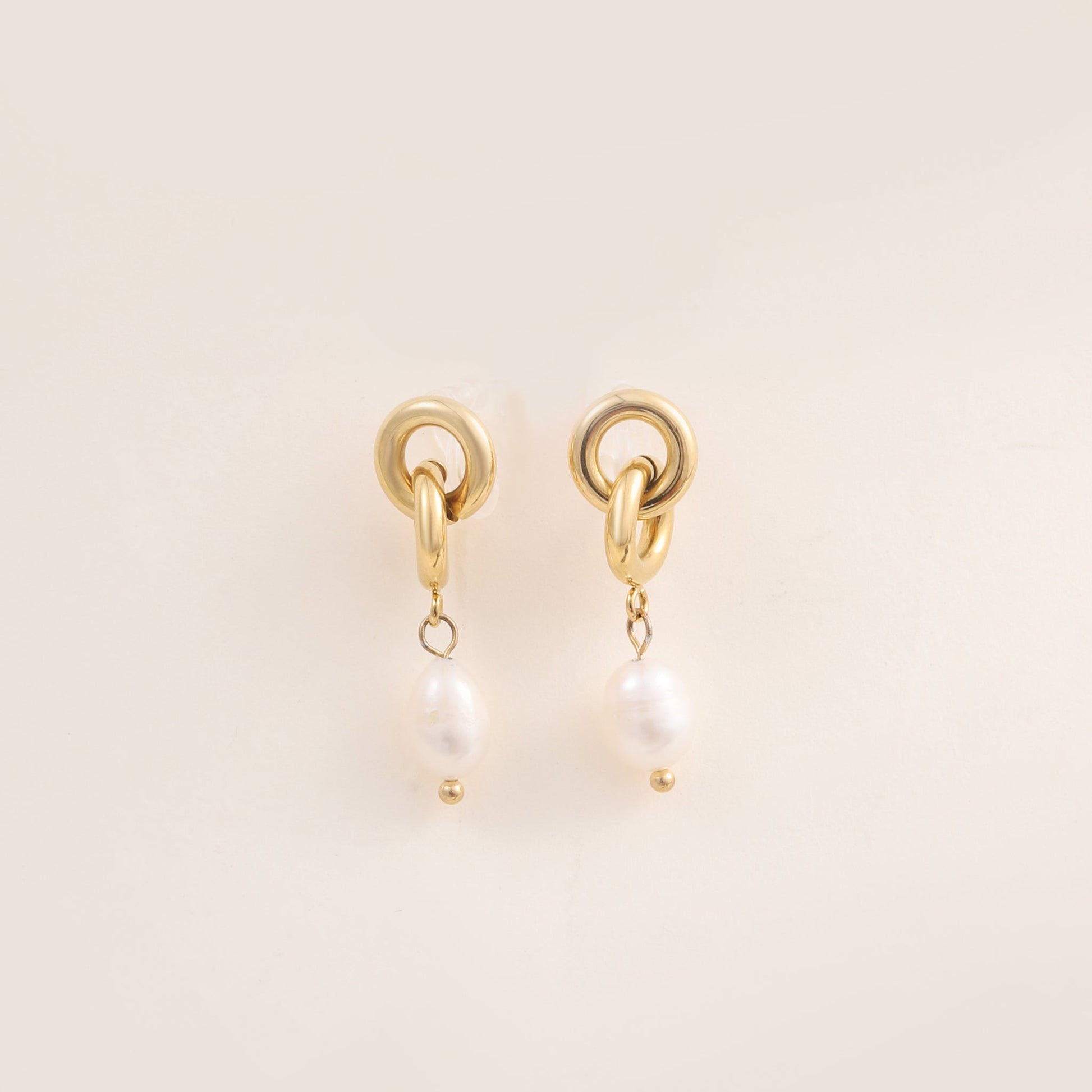 Gold Pearlclip-on earrings by SOMIY – pain-free non-pierced jewelry for everyday wear