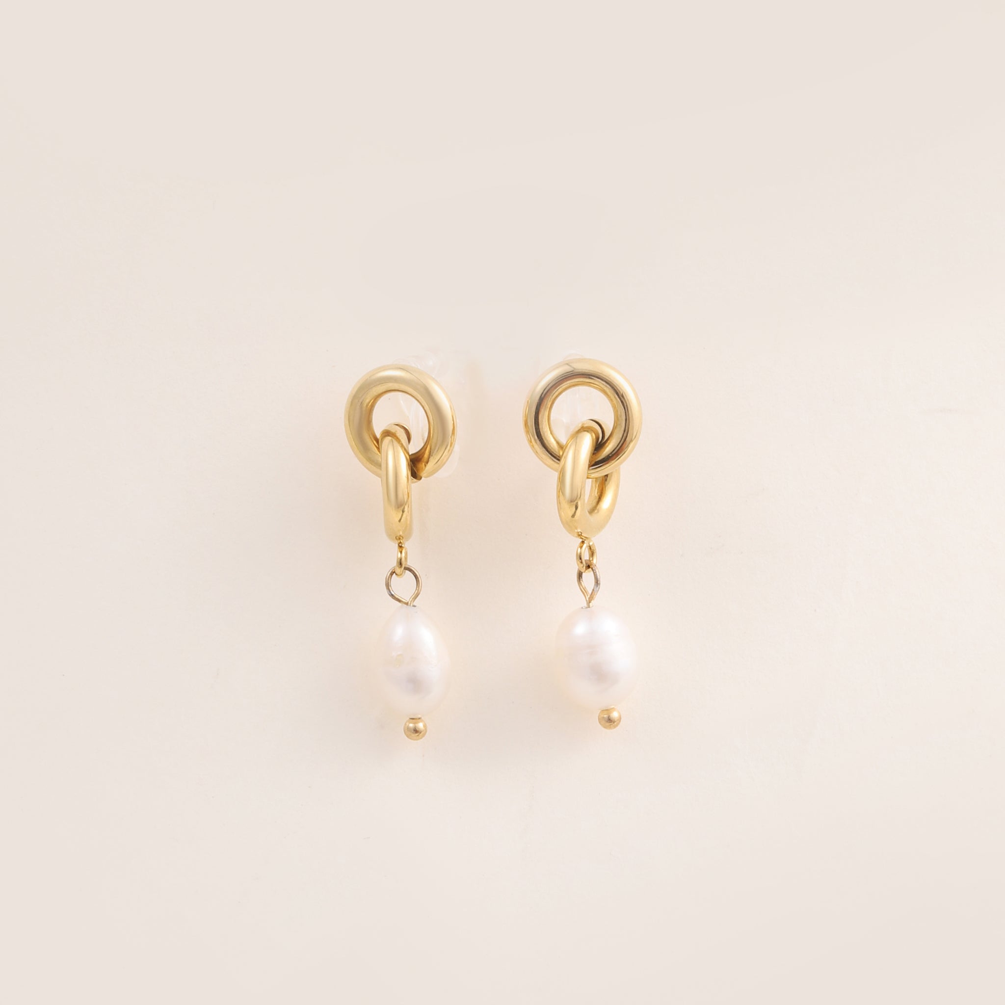 Gold Pearlclip-on earrings by SOMIY – pain-free non-pierced jewelry for everyday wear