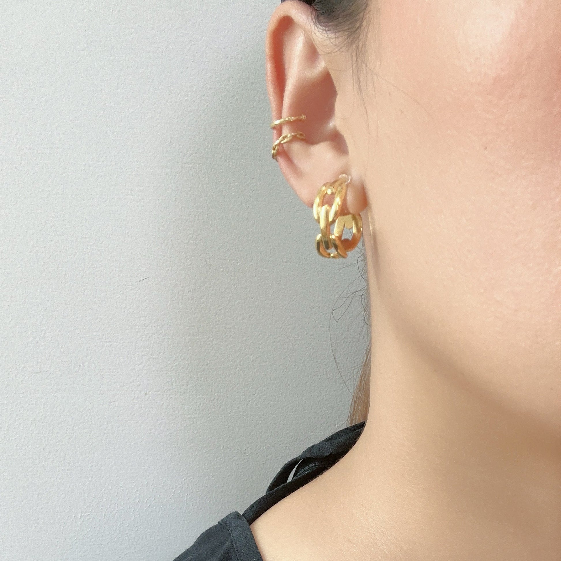 Goldhoop clip-on earrings by SOMIY – pain-free non-pierced jewelry for everyday wear