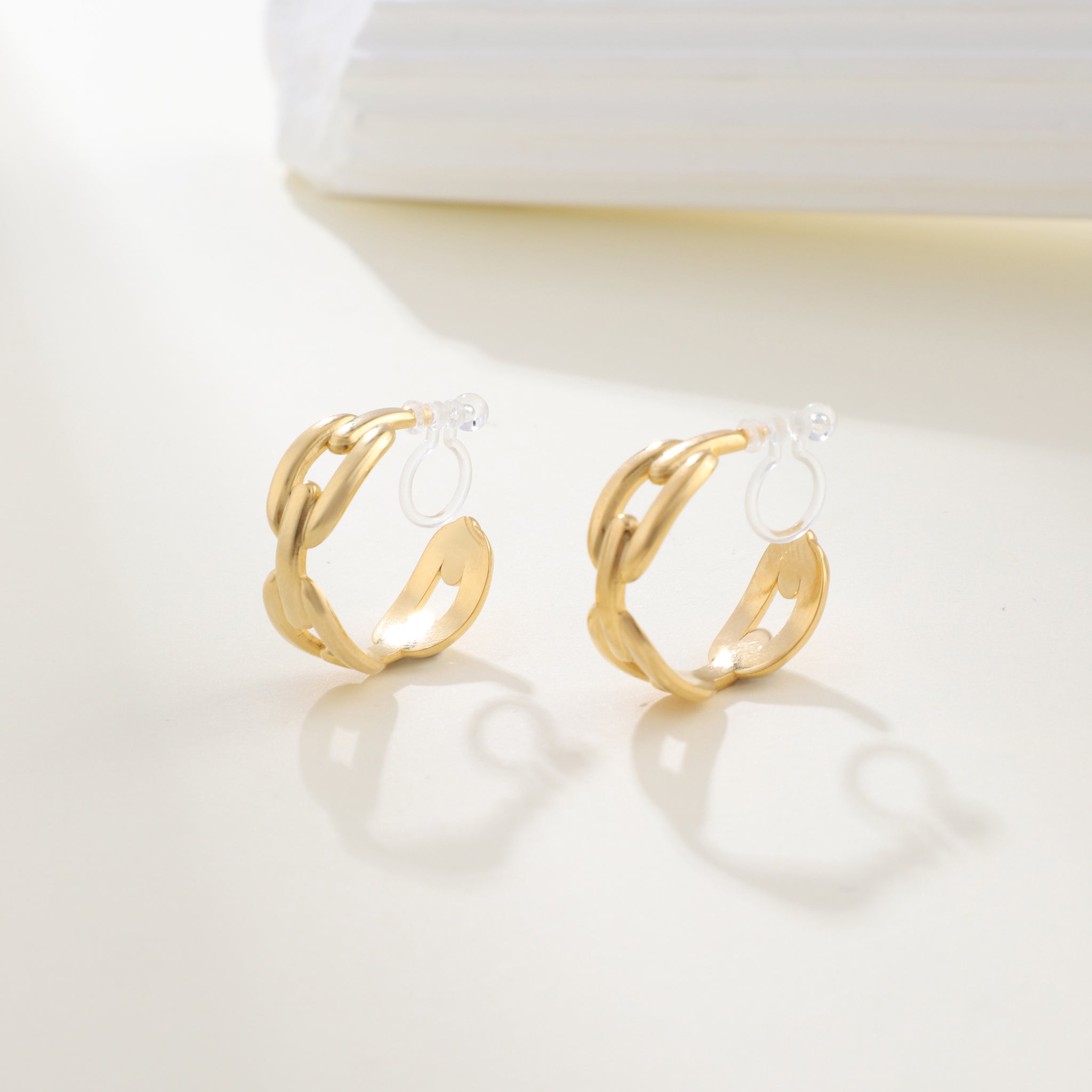 Goldhoop clip-on earrings by SOMIY – pain-free non-pierced jewelry for everyday wear