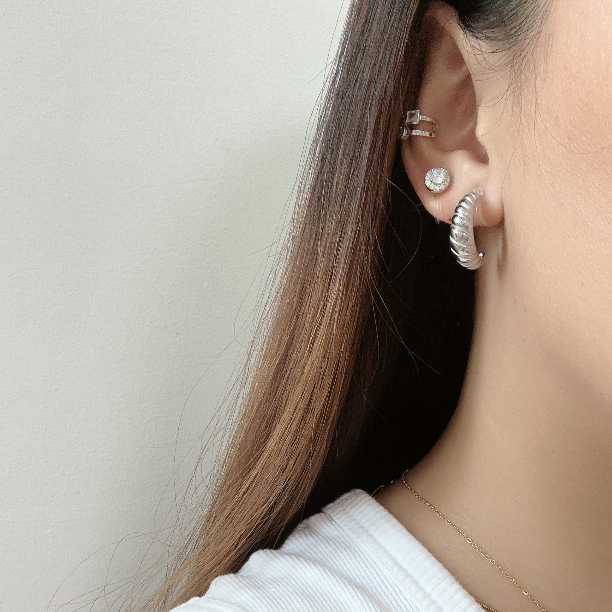 Goldhoop clip-on earrings by SOMIY – pain-free non-pierced jewelry for everyday wear