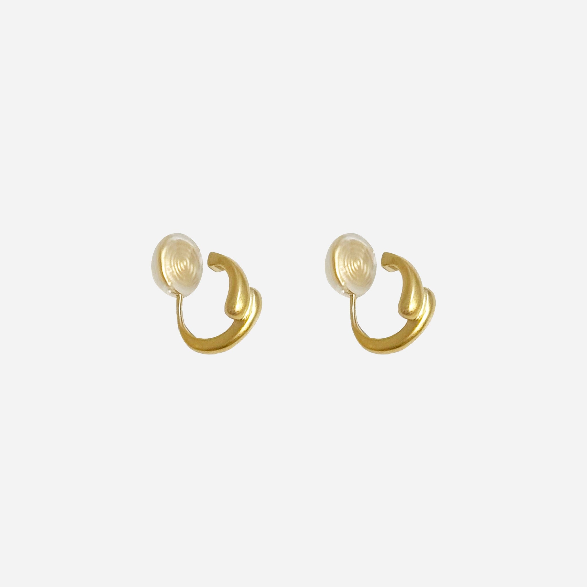 Goldhoop clip-on earrings by SOMIY – pain-free non-pierced jewelry for everyday wear