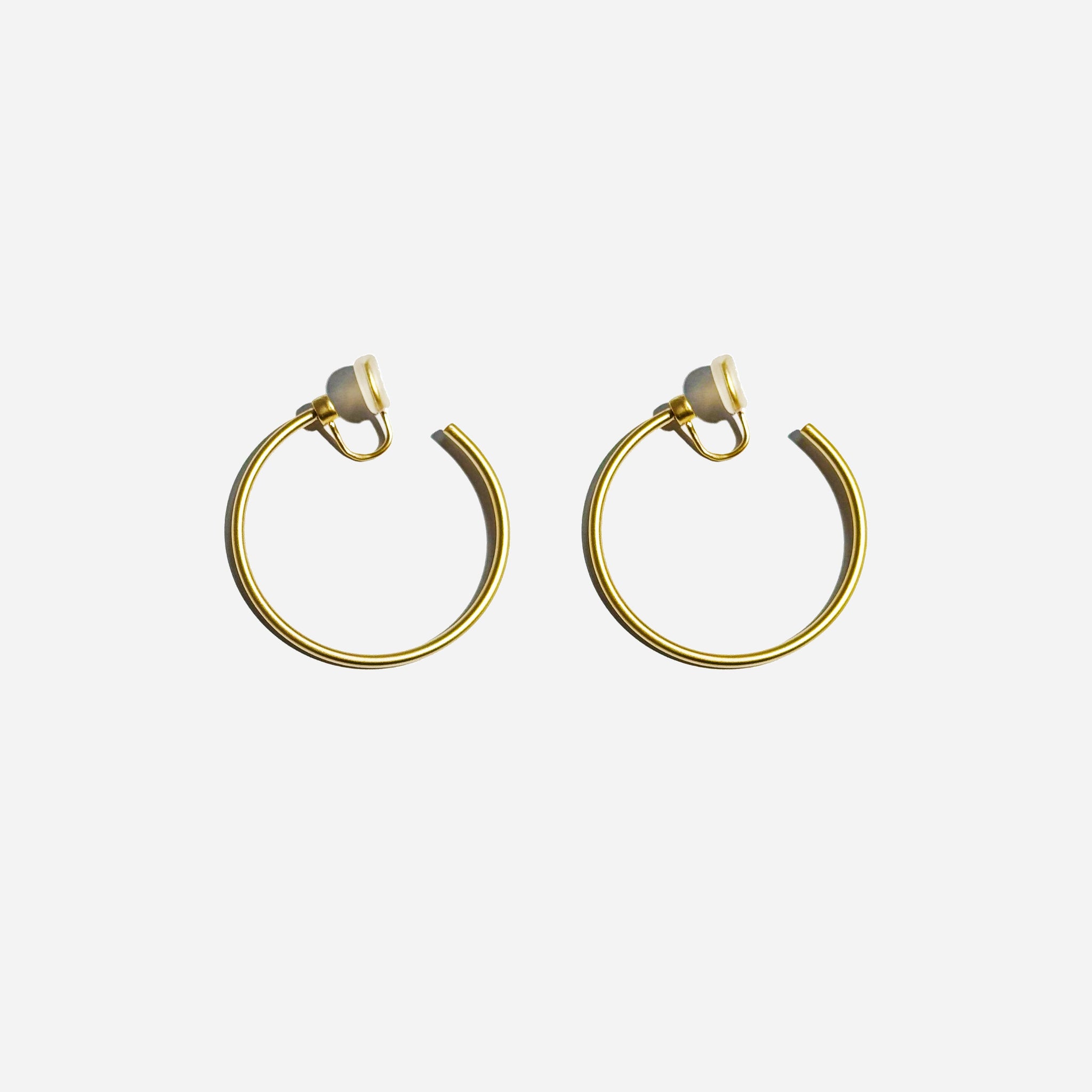 Goldhoop clip-on earrings by SOMIY – pain-free non-pierced jewelry for everyday wear