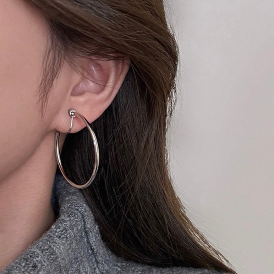 clip-on earrings by SOMIY – pain-free non-pierced jewelry for everyday wear