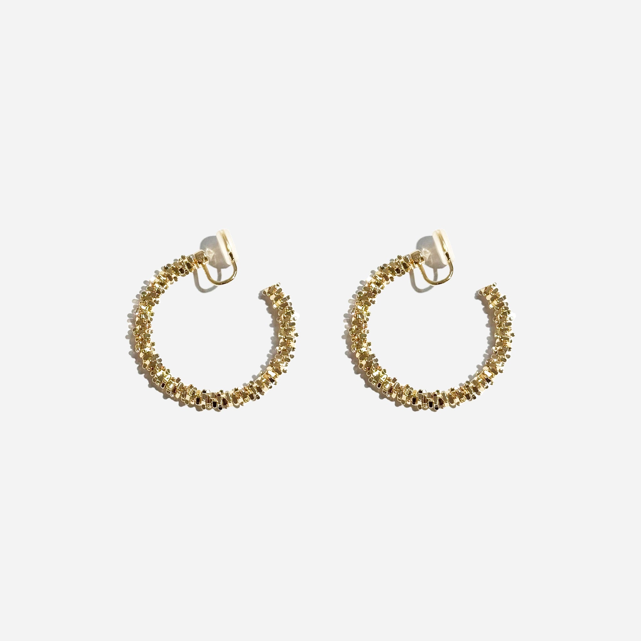 Goldhoop clip-on earrings by SOMIY – pain-free non-pierced jewelry for everyday wear