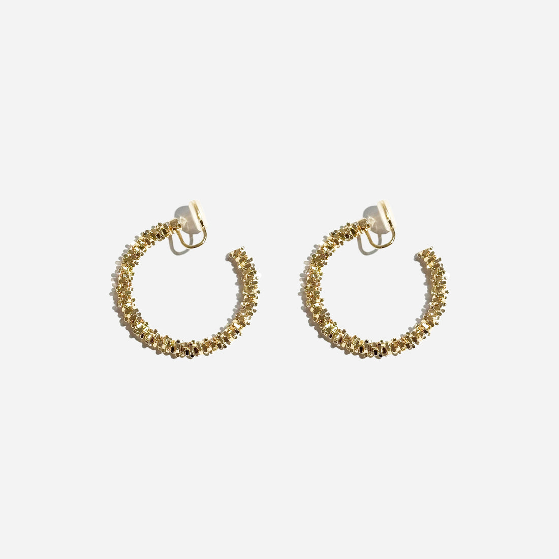 Goldhoop clip-on earrings by SOMIY – pain-free non-pierced jewelry for everyday wear
