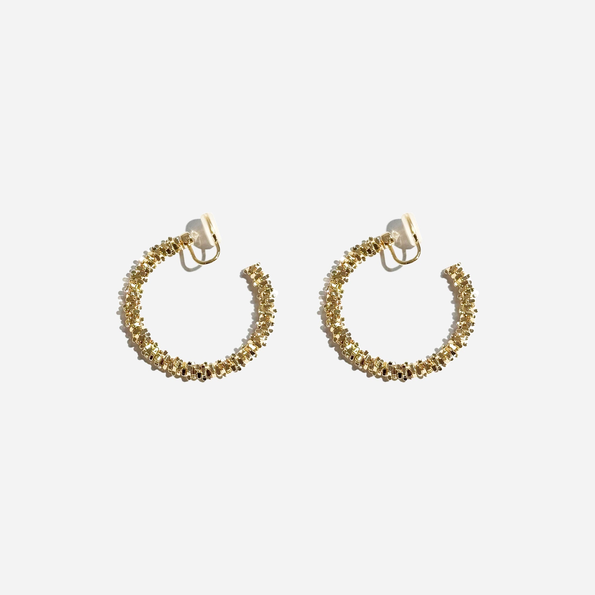 Goldhoop clip-on earrings by SOMIY – pain-free non-pierced jewelry for everyday wear