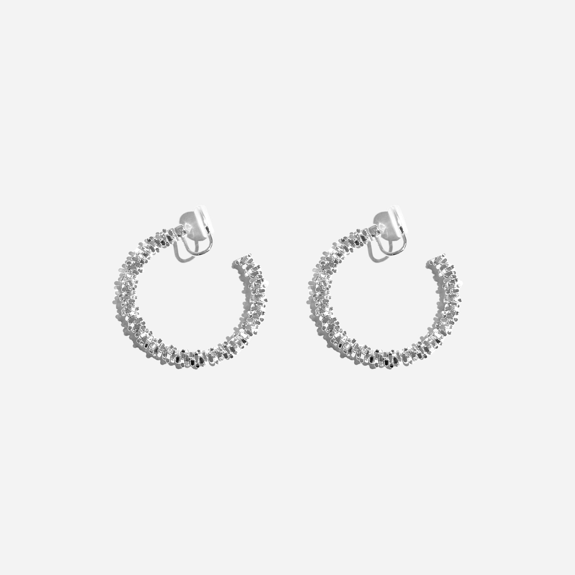 Goldhoop clip-on earrings by SOMIY – pain-free non-pierced jewelry for everyday wear