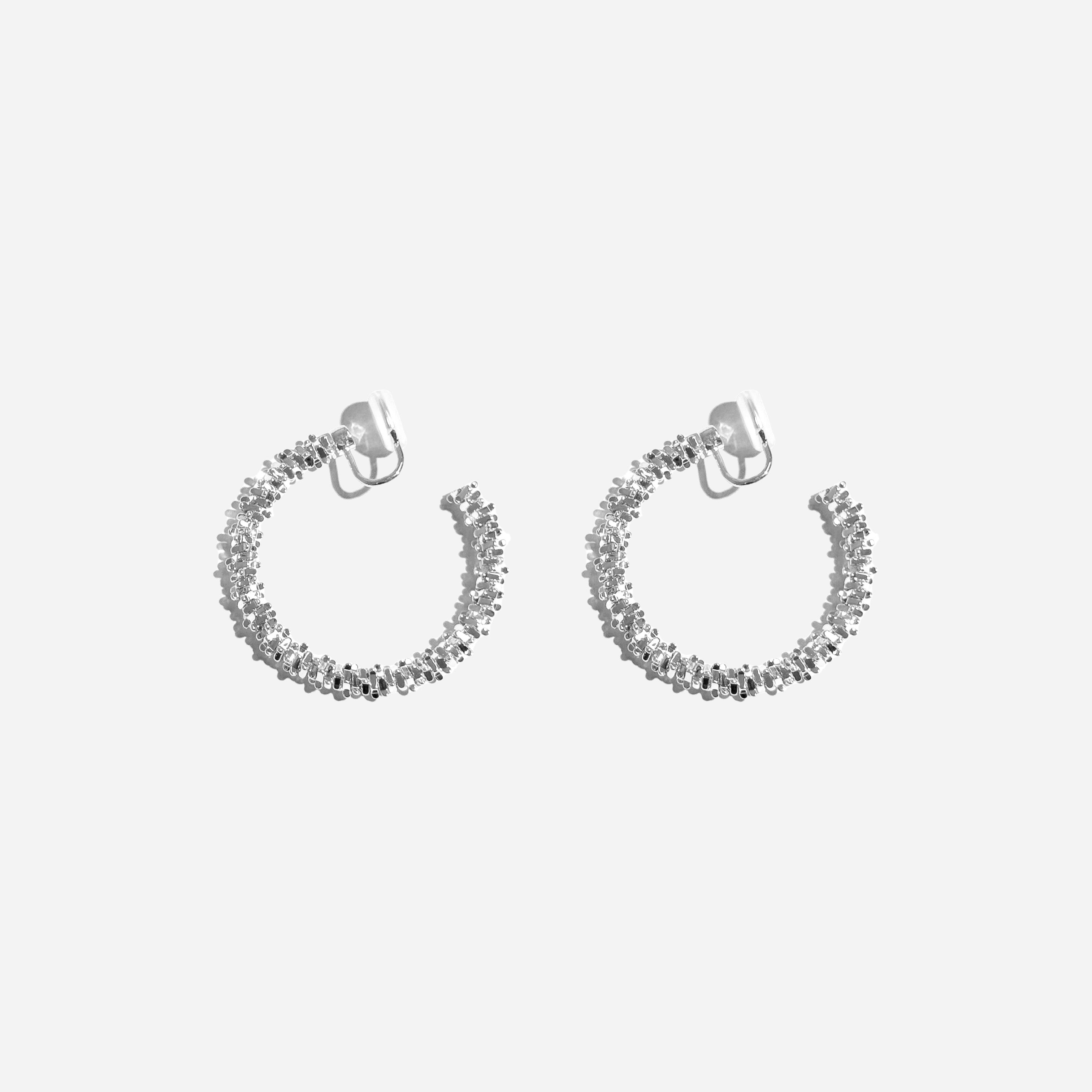 Goldhoop clip-on earrings by SOMIY – pain-free non-pierced jewelry for everyday wear