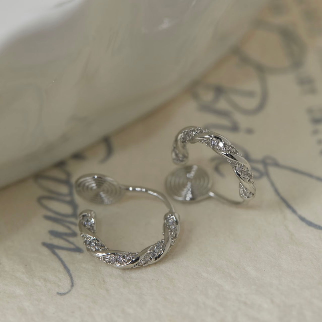 dangle clip-on earrings by SOMIY – pain-free non-pierced jewelry for everyday wear