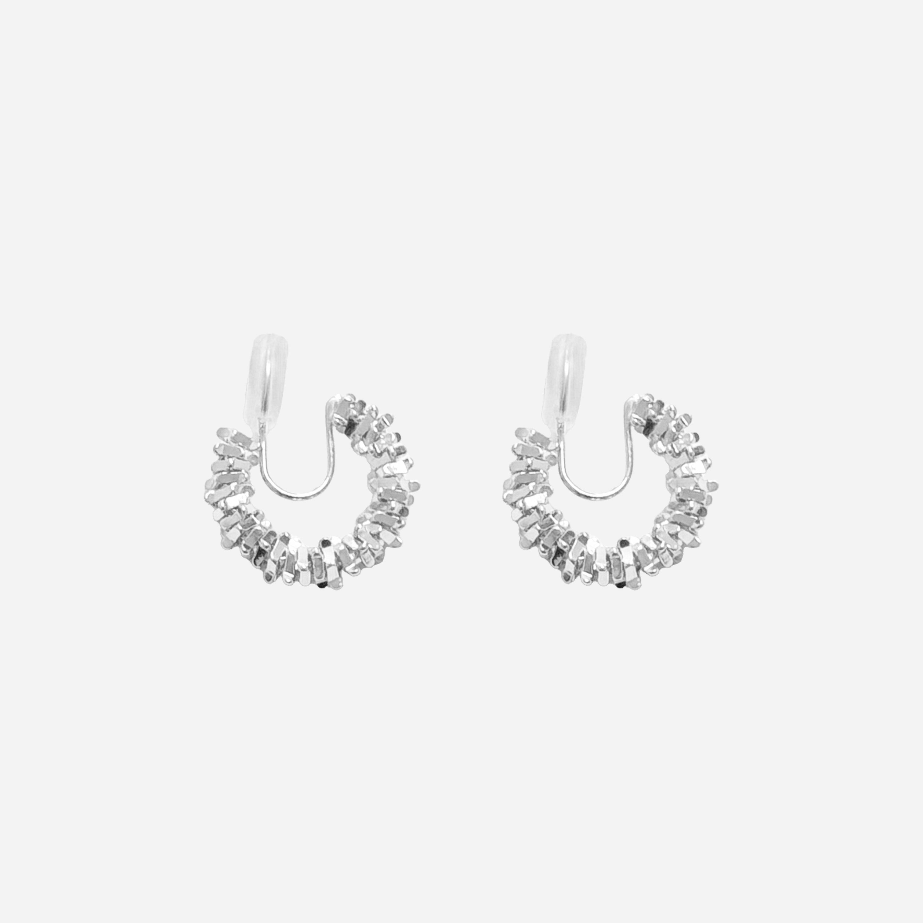 Goldhoop clip-on earrings by SOMIY – pain-free non-pierced jewelry for everyday wear