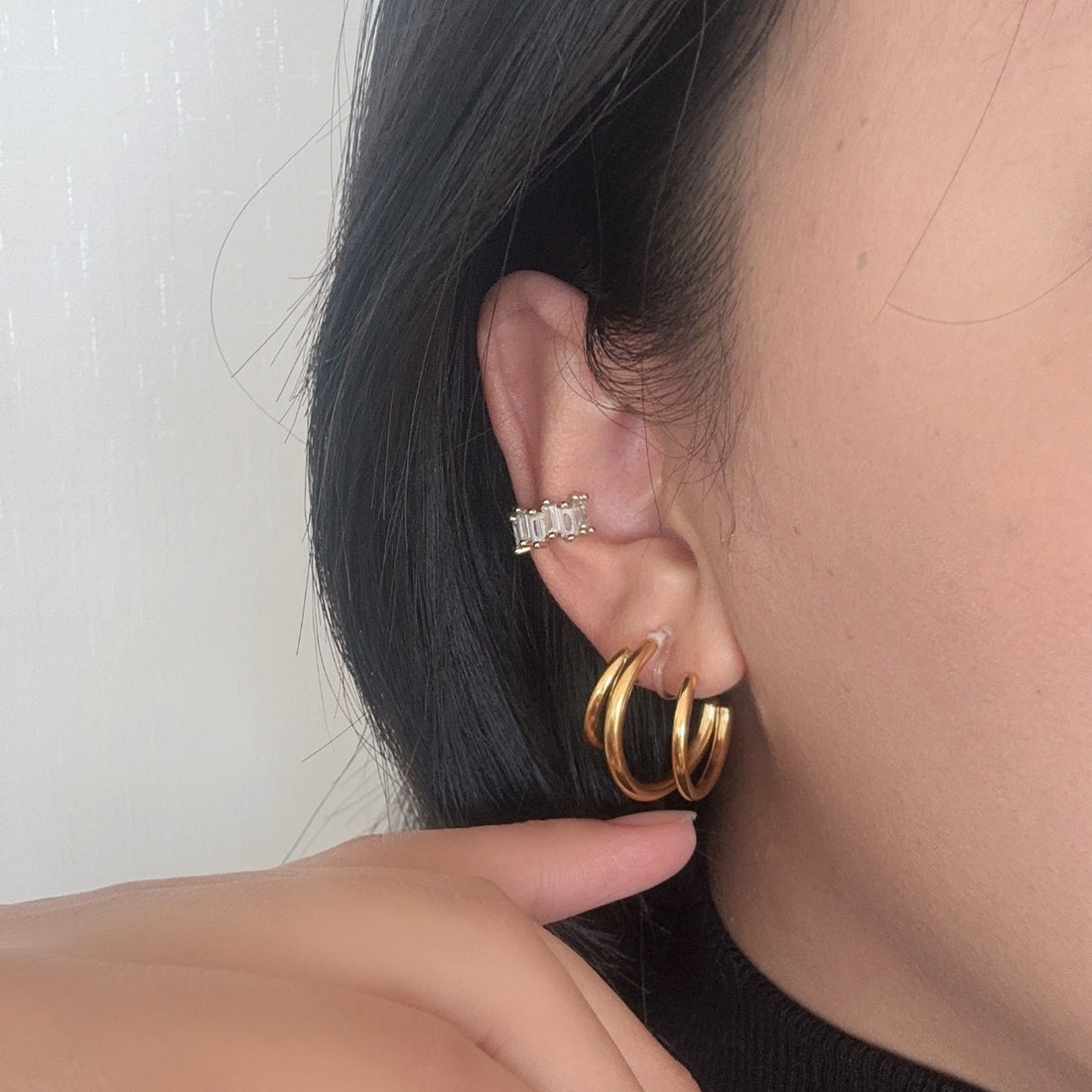 Gold Pearl Resinhoop clip-on earrings by SOMIY – pain-free non-pierced jewelry for everyday wear