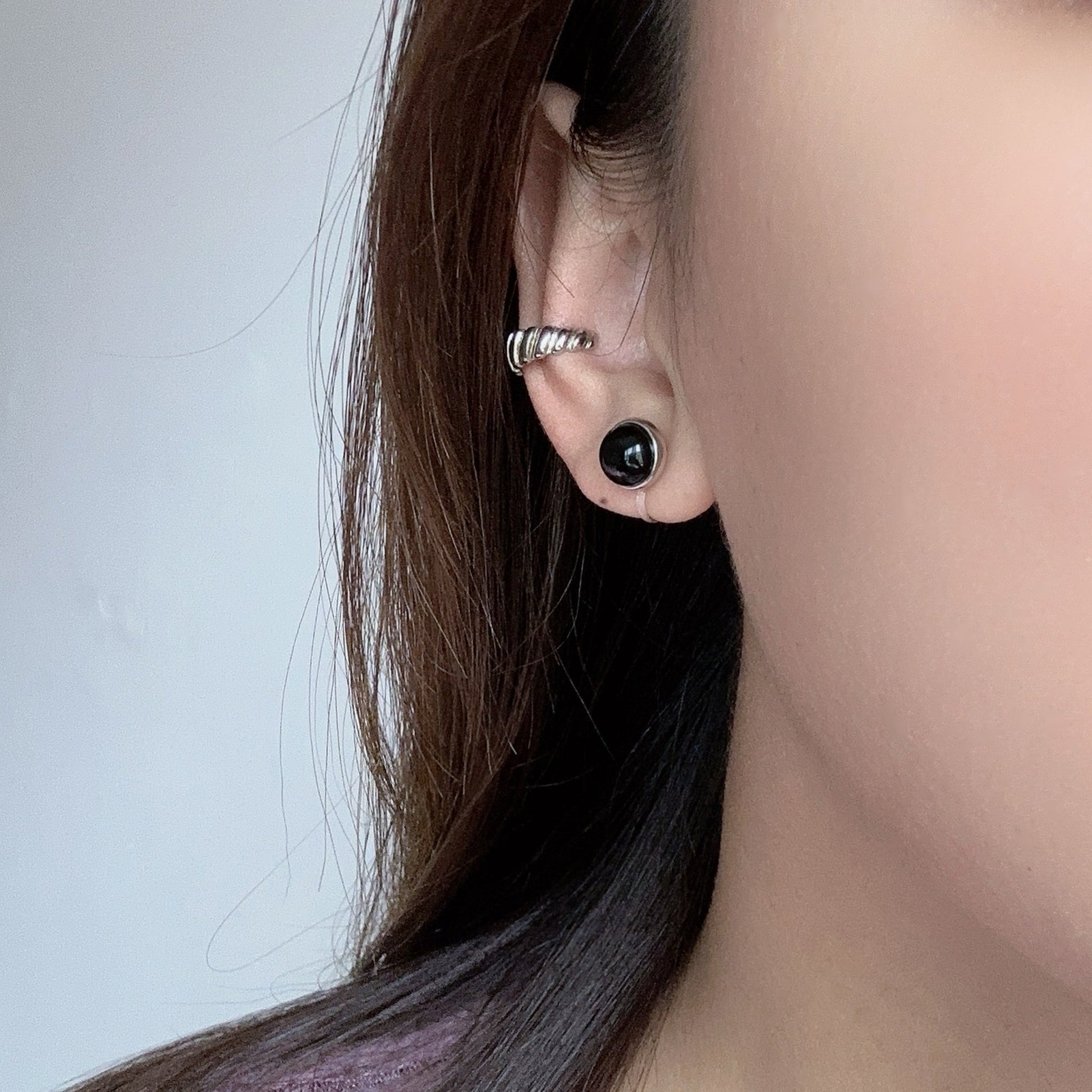 Silverclip-on earrings by SOMIY – pain-free non-pierced jewelry for everyday wear