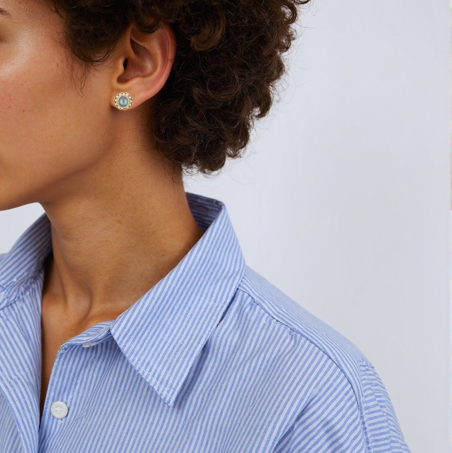 clip-on earrings by SOMIY – pain-free non-pierced jewelry for everyday wear