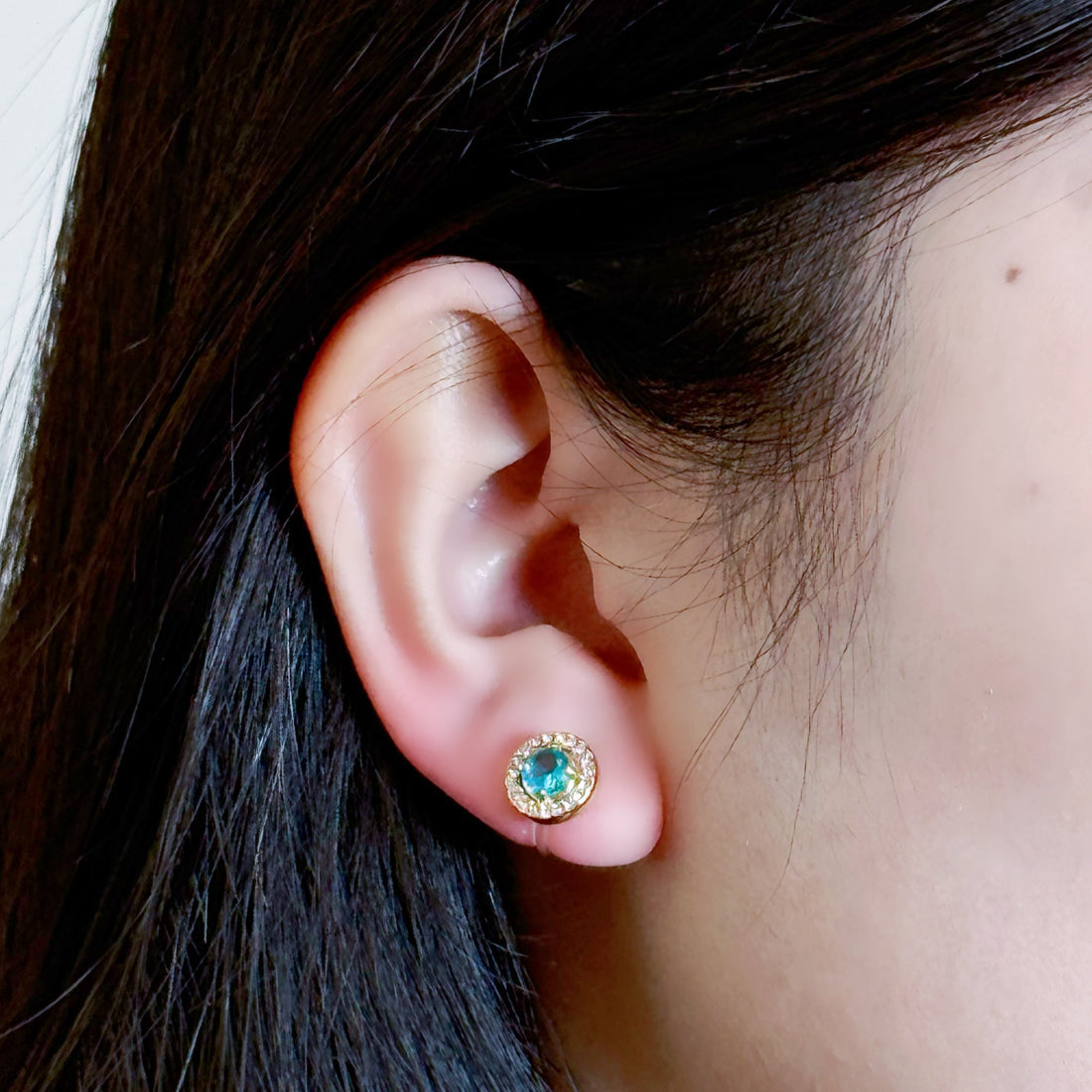 Gold Resin Crystalstud clip-on earrings by SOMIY – pain-free non-pierced jewelry for everyday wear