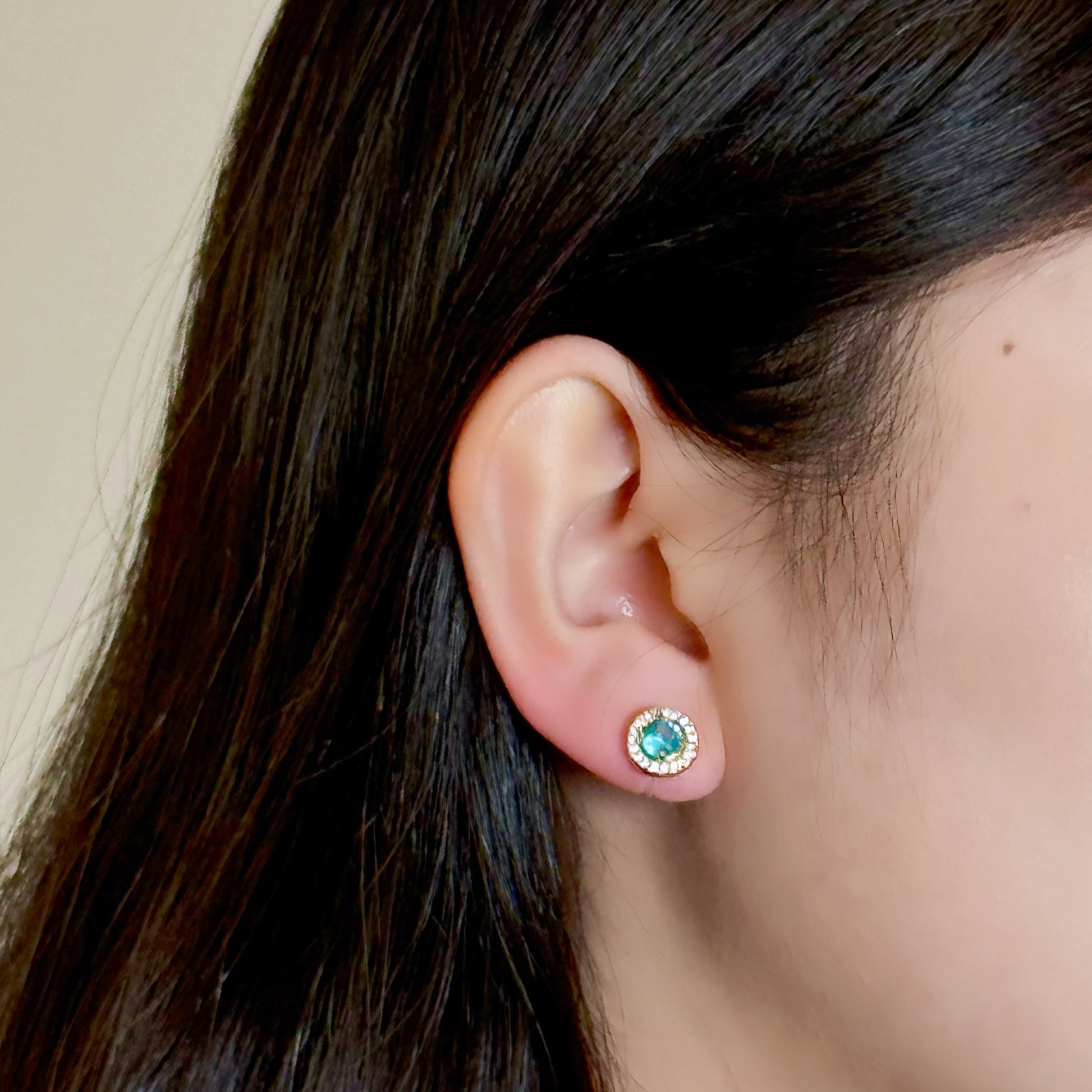 Crystalclip-on earrings by SOMIY – pain-free non-pierced jewelry for everyday wear