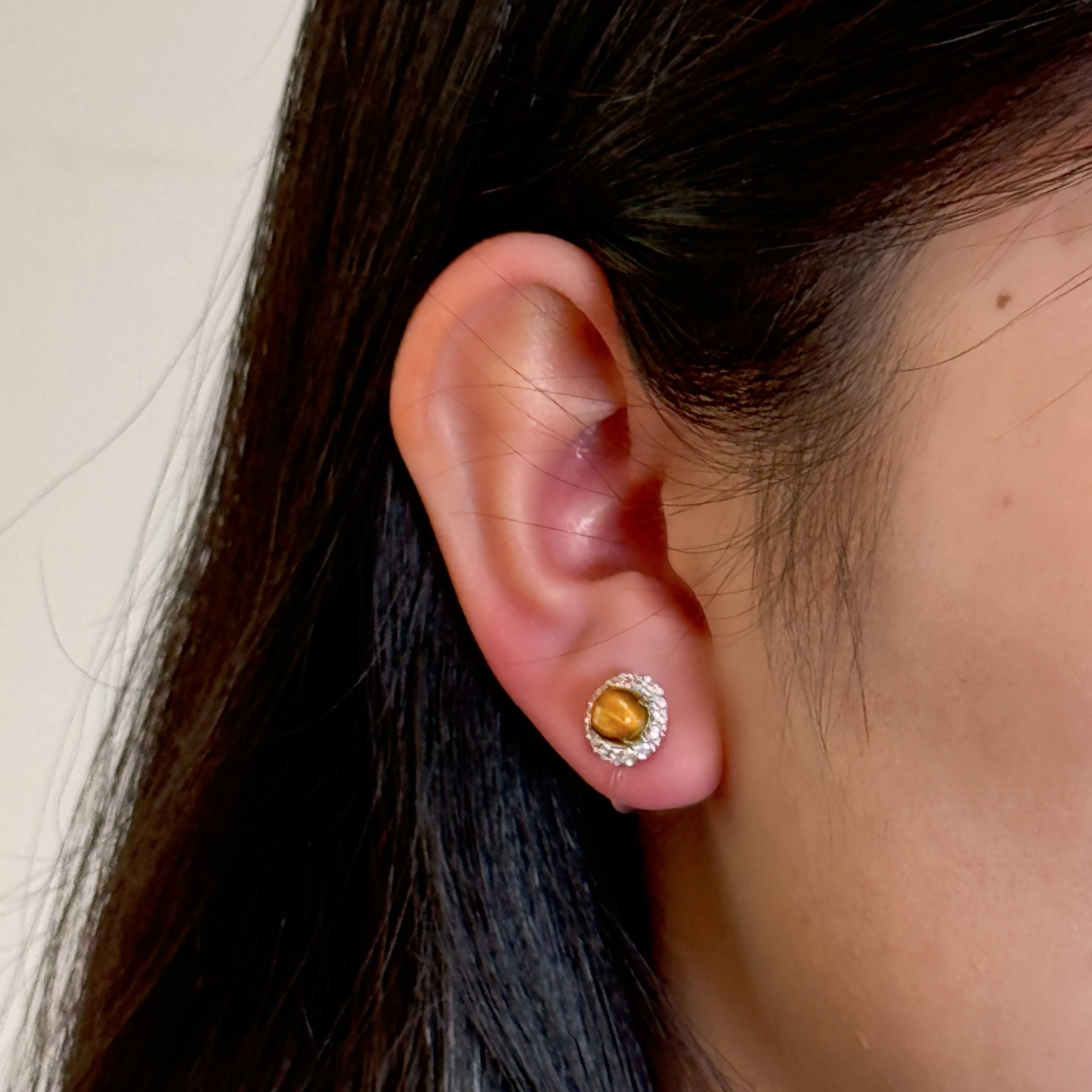 Silverclip-on earrings by SOMIY – pain-free non-pierced jewelry for everyday wear