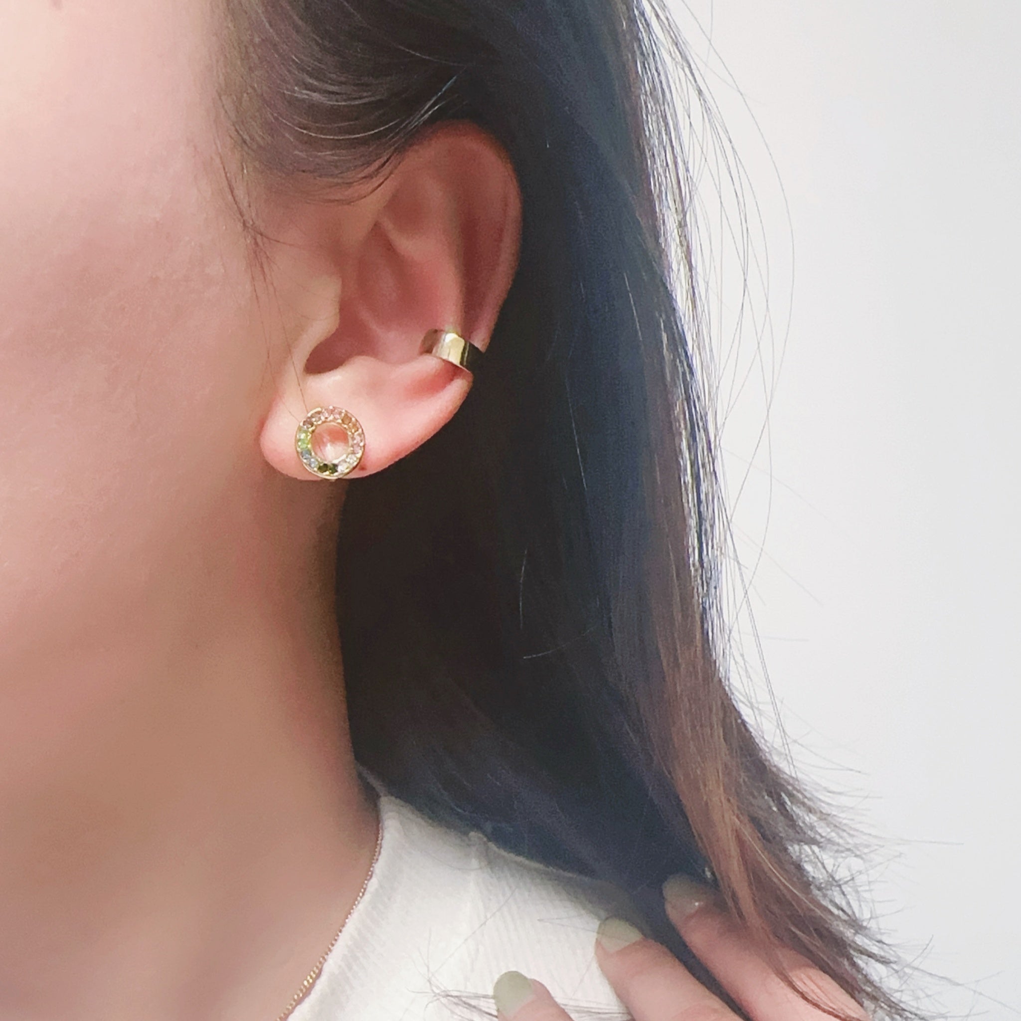 Goldstud clip-on earrings by SOMIY – pain-free non-pierced jewelry for everyday wear