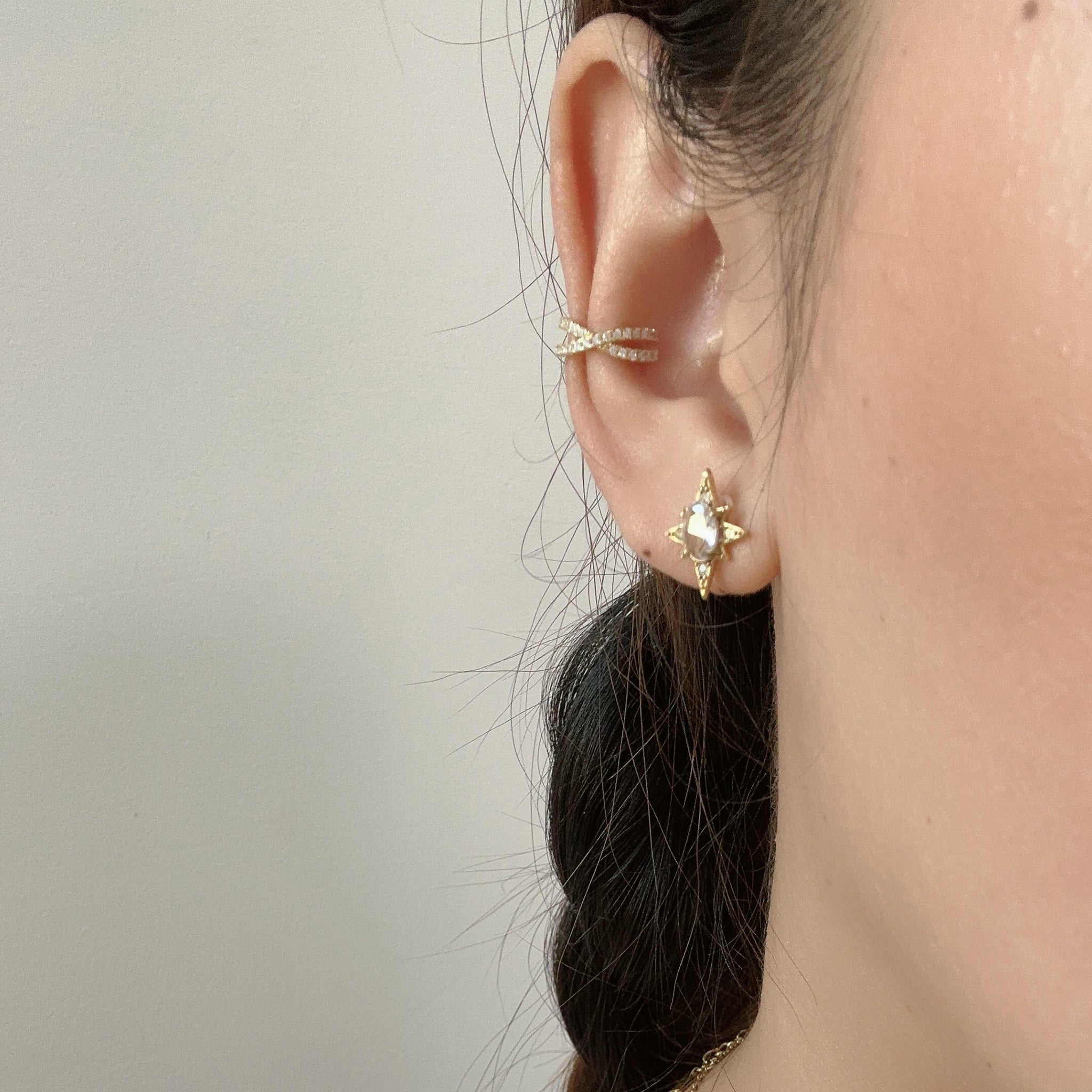Goldstud clip-on earrings by SOMIY – pain-free non-pierced jewelry for everyday wear