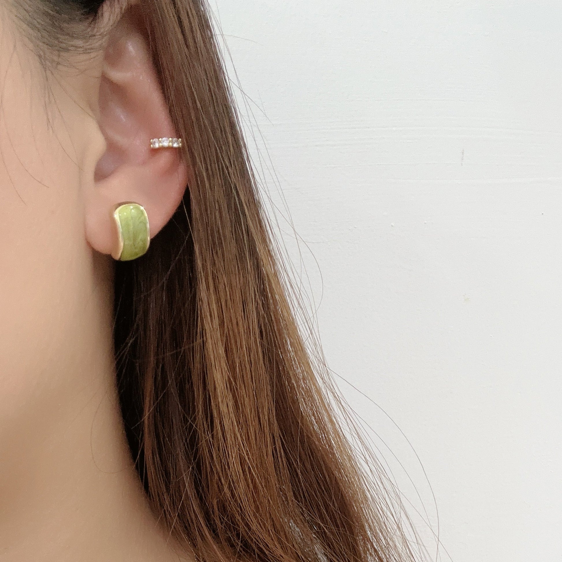 Goldstud clip-on earrings by SOMIY – pain-free non-pierced jewelry for everyday wear