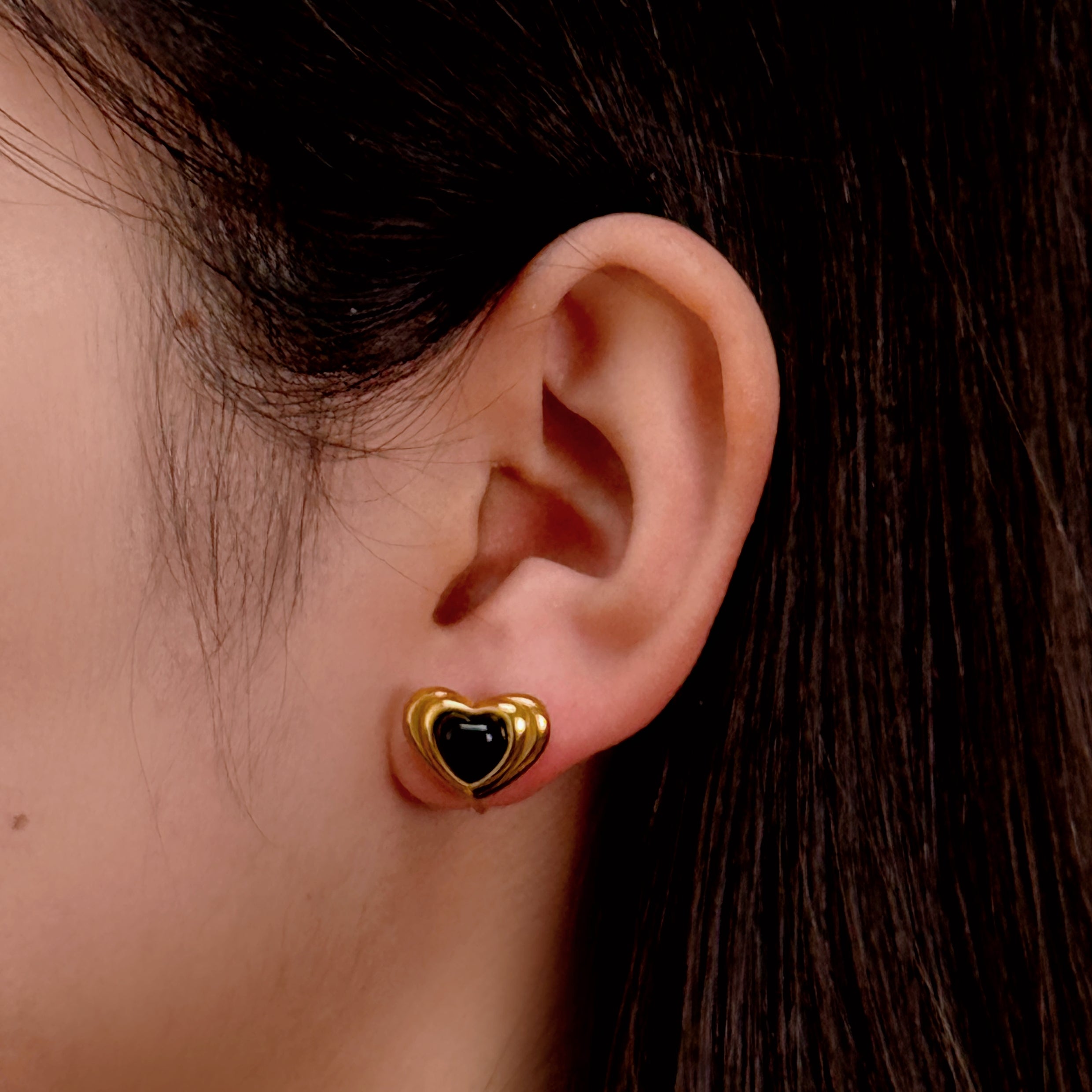 Goldclip-on earrings by SOMIY – pain-free non-pierced jewelry for everyday wear