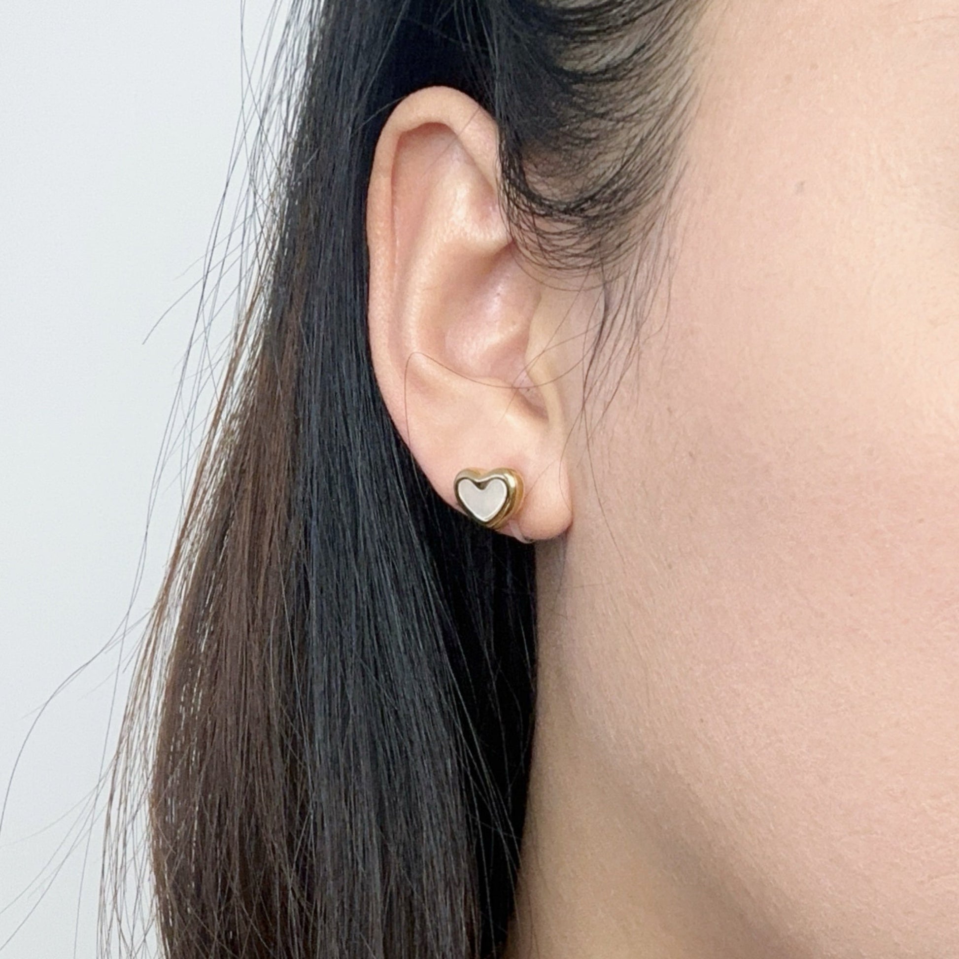 Goldstud clip-on earrings by SOMIY – pain-free non-pierced jewelry for everyday wear
