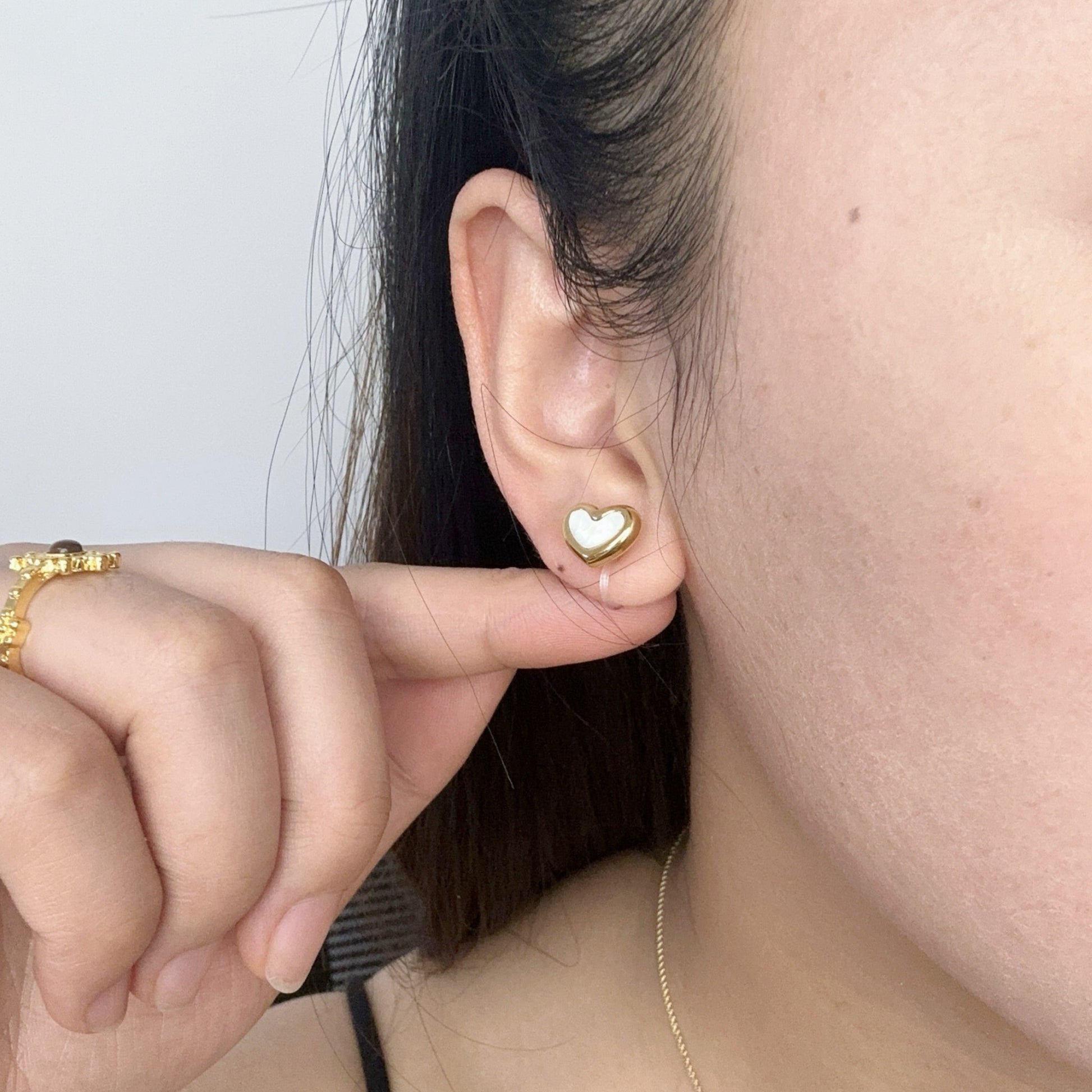 Goldstud clip-on earrings by SOMIY – pain-free non-pierced jewelry for everyday wear