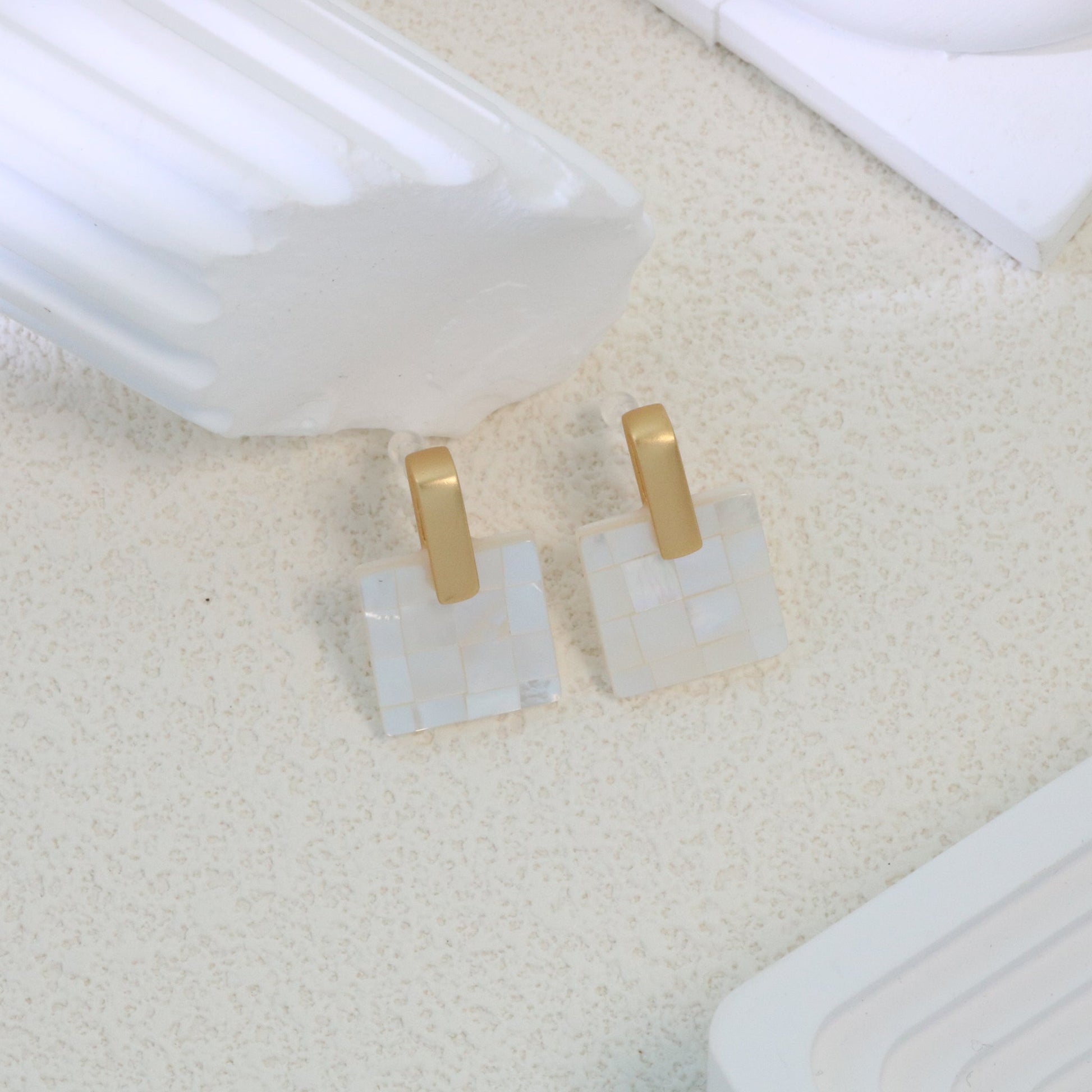 Gold Pearlclip-on earrings by SOMIY – pain-free non-pierced jewelry for everyday wear