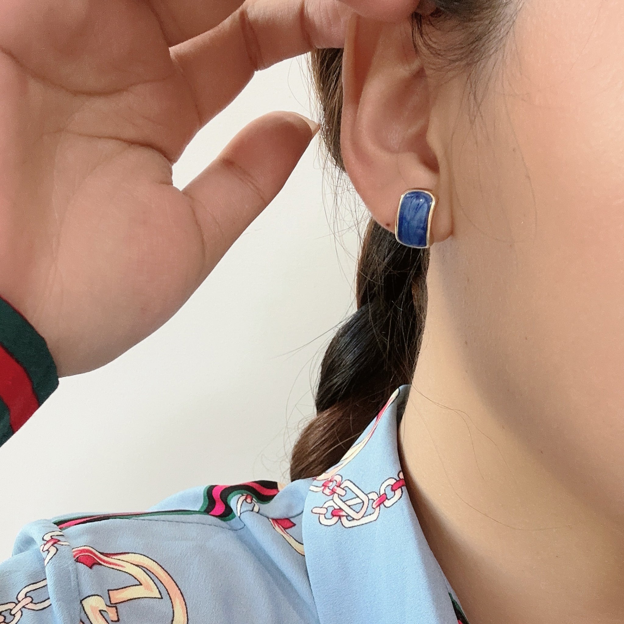 Goldstud clip-on earrings by SOMIY – pain-free non-pierced jewelry for everyday wear