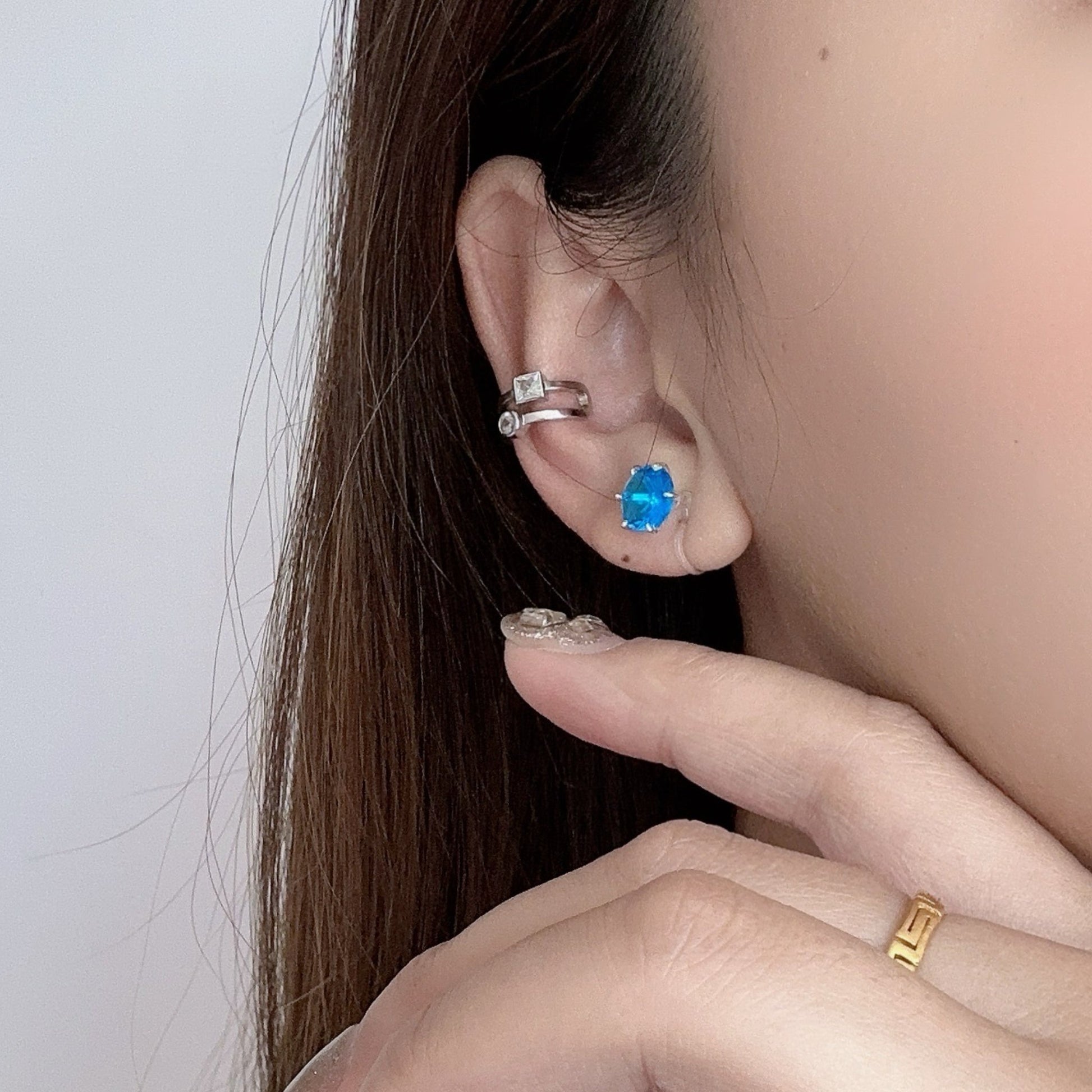 Silverstud clip-on earrings by SOMIY – pain-free non-pierced jewelry for everyday wear