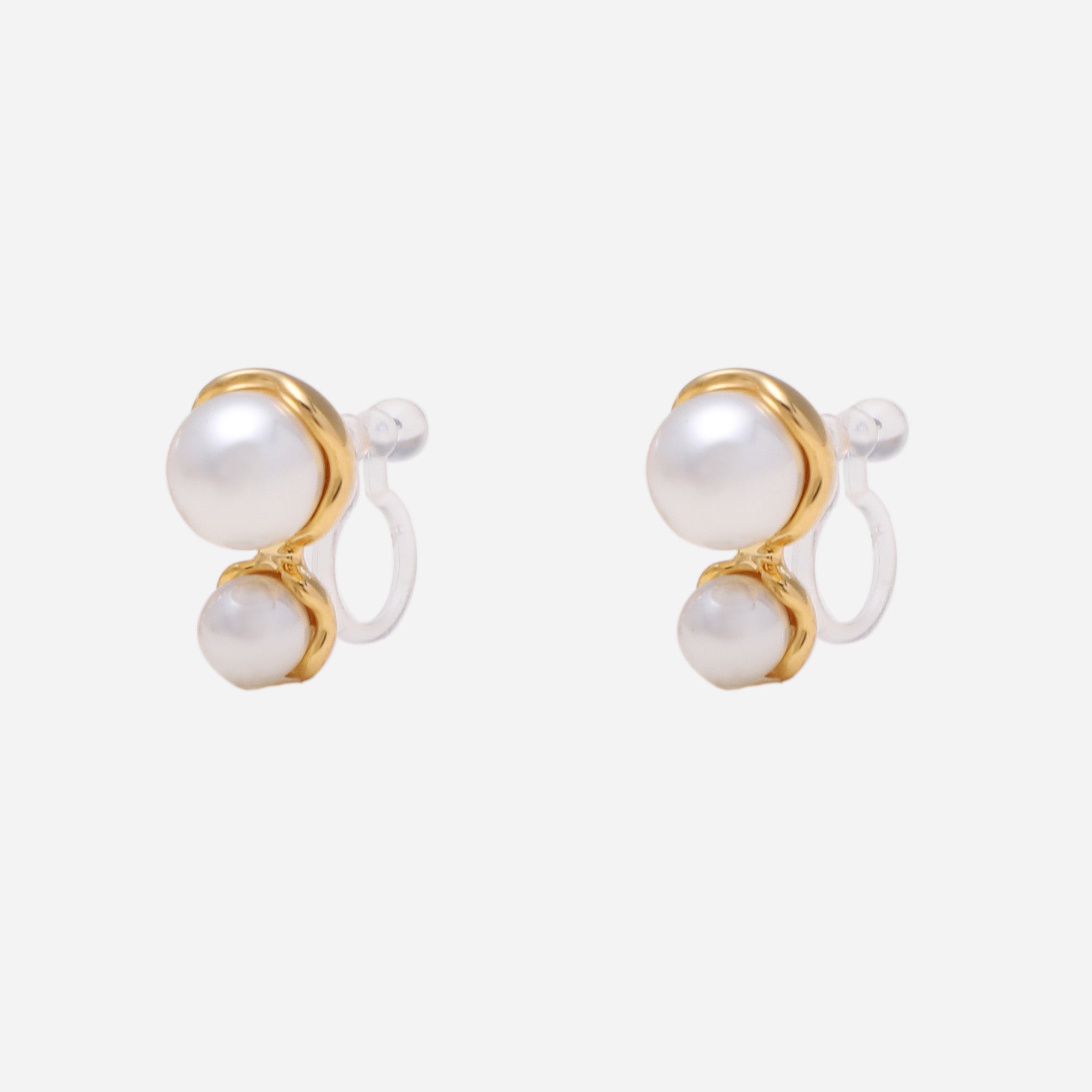Gold Pearl Resinstud clip-on earrings by SOMIY – pain-free non-pierced jewelry for everyday wear