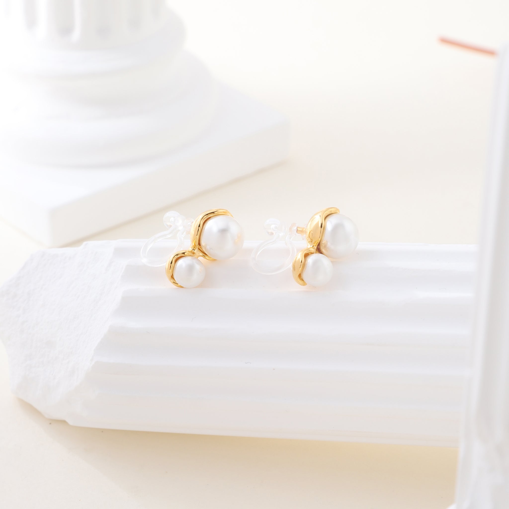 Gold Pearlstud clip-on earrings by SOMIY – pain-free non-pierced jewelry for everyday wear