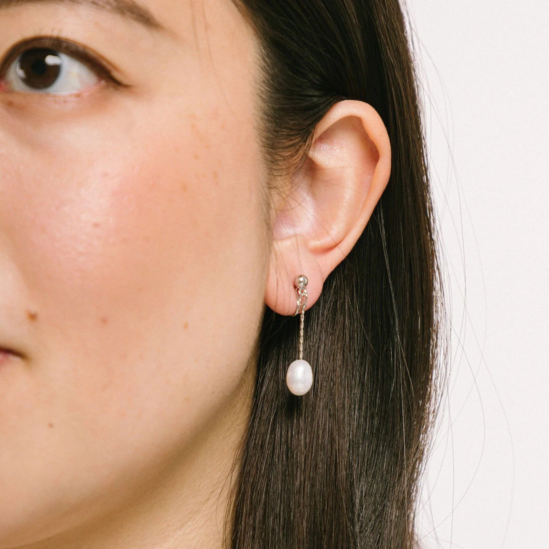 Silver Pearlclip-on earrings by SOMIY – pain-free non-pierced jewelry for everyday wear