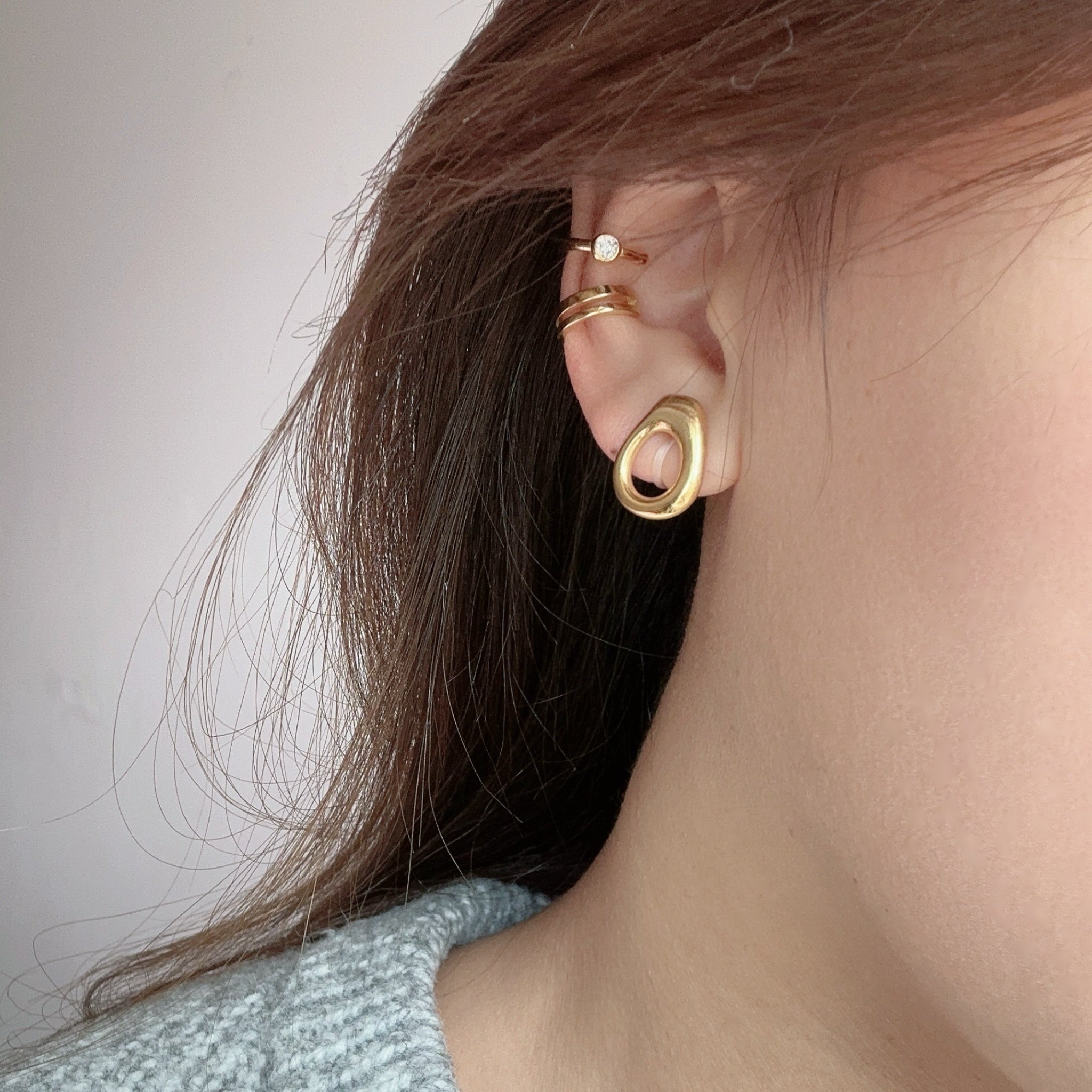clip-on earrings by SOMIY – pain-free non-pierced jewelry for everyday wear