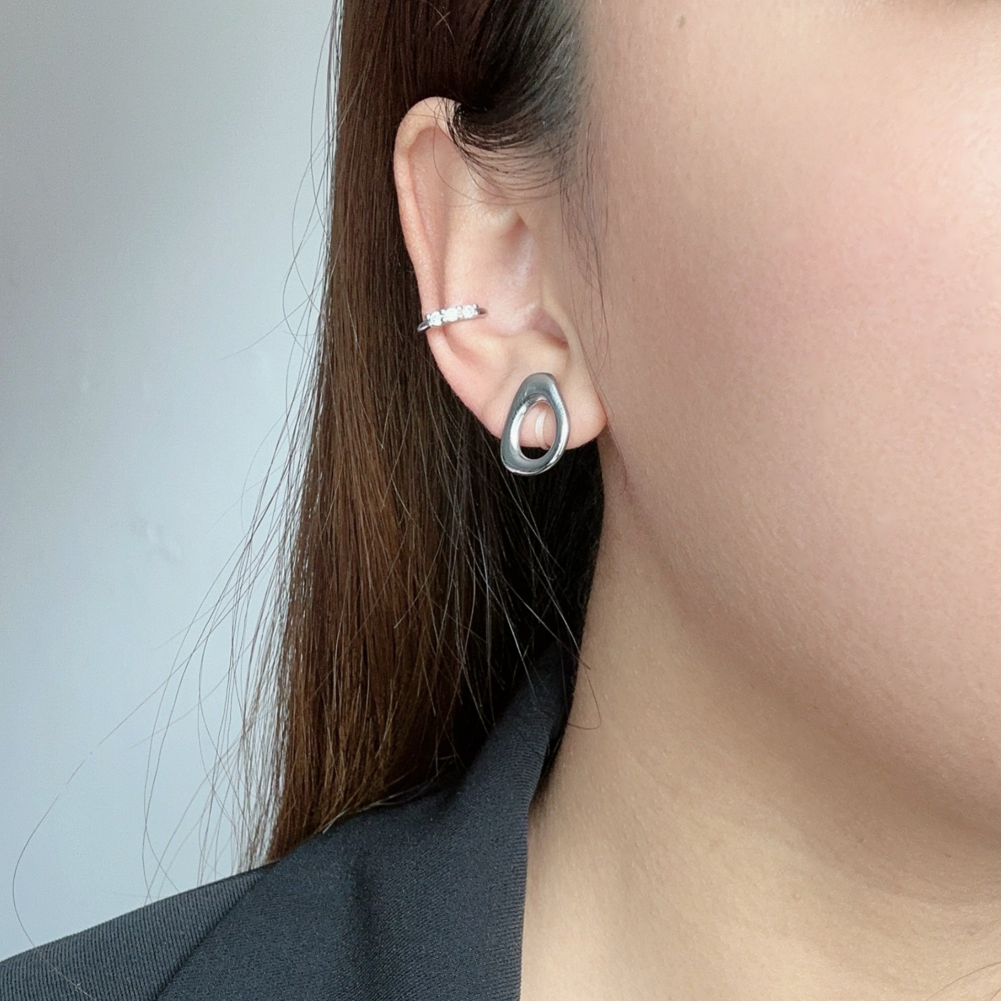 clip-on earrings by SOMIY – pain-free non-pierced jewelry for everyday wear