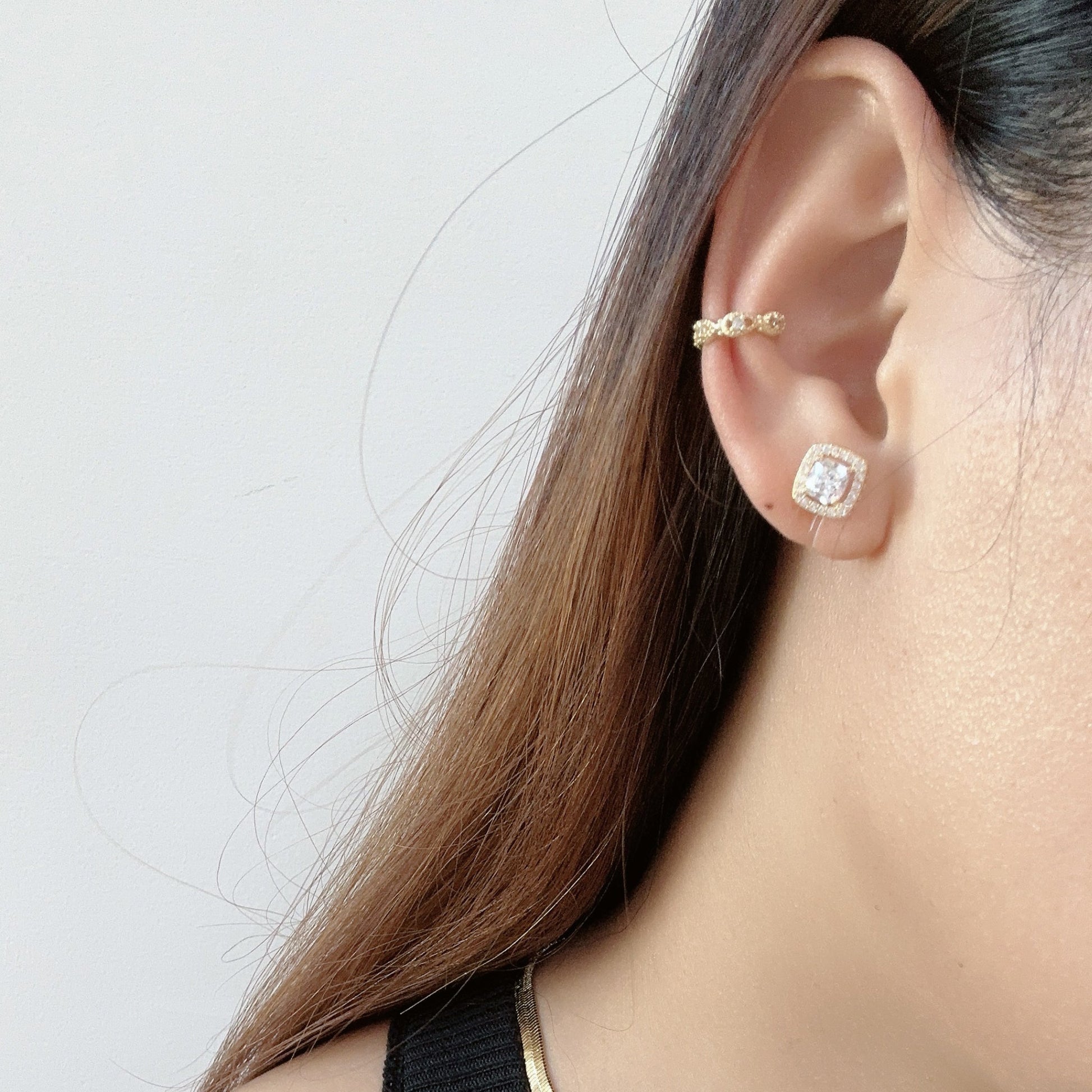 clip-on earrings by SOMIY – pain-free non-pierced jewelry for everyday wear