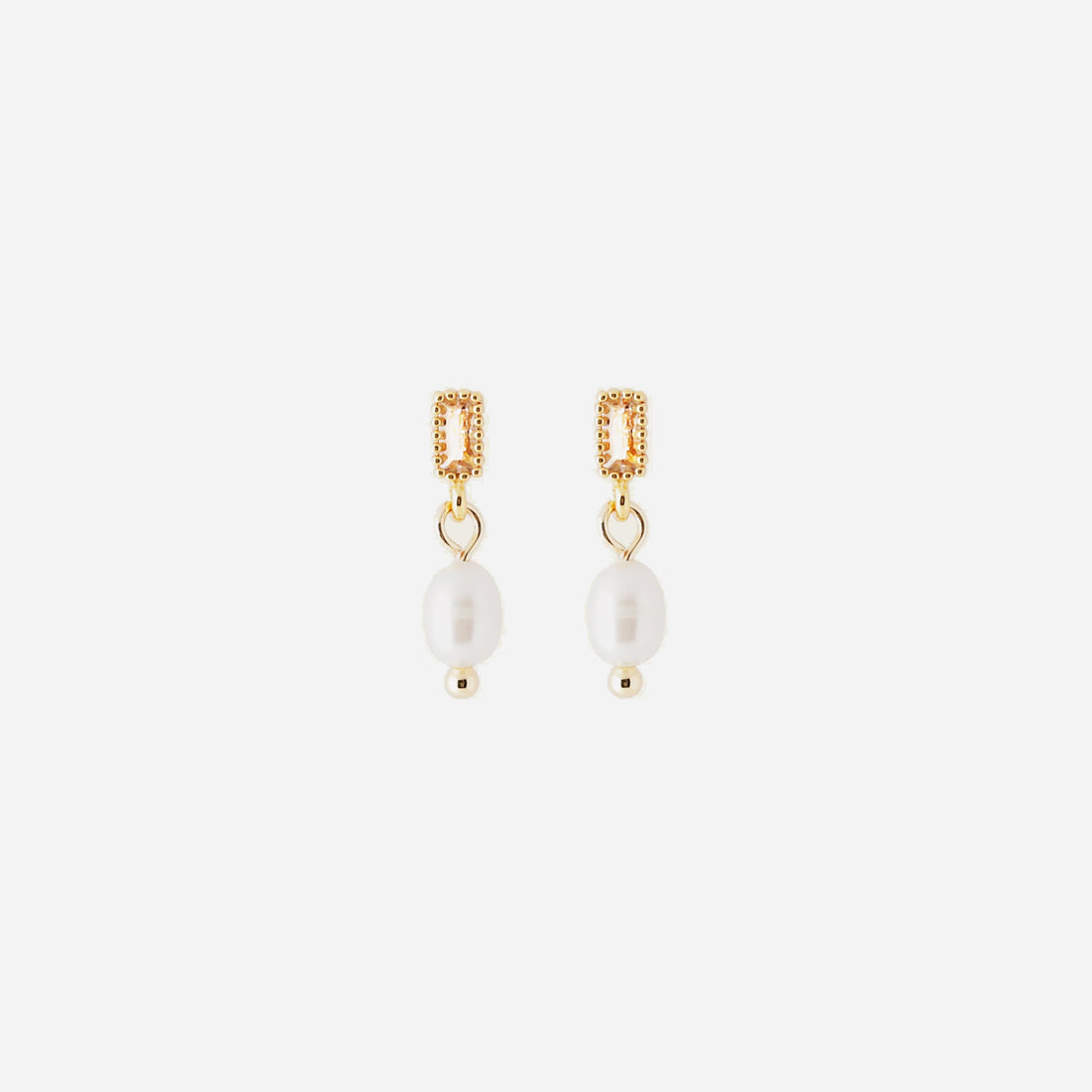 Gold Pearl Resinstud clip-on earrings by SOMIY – pain-free non-pierced jewelry for everyday wear