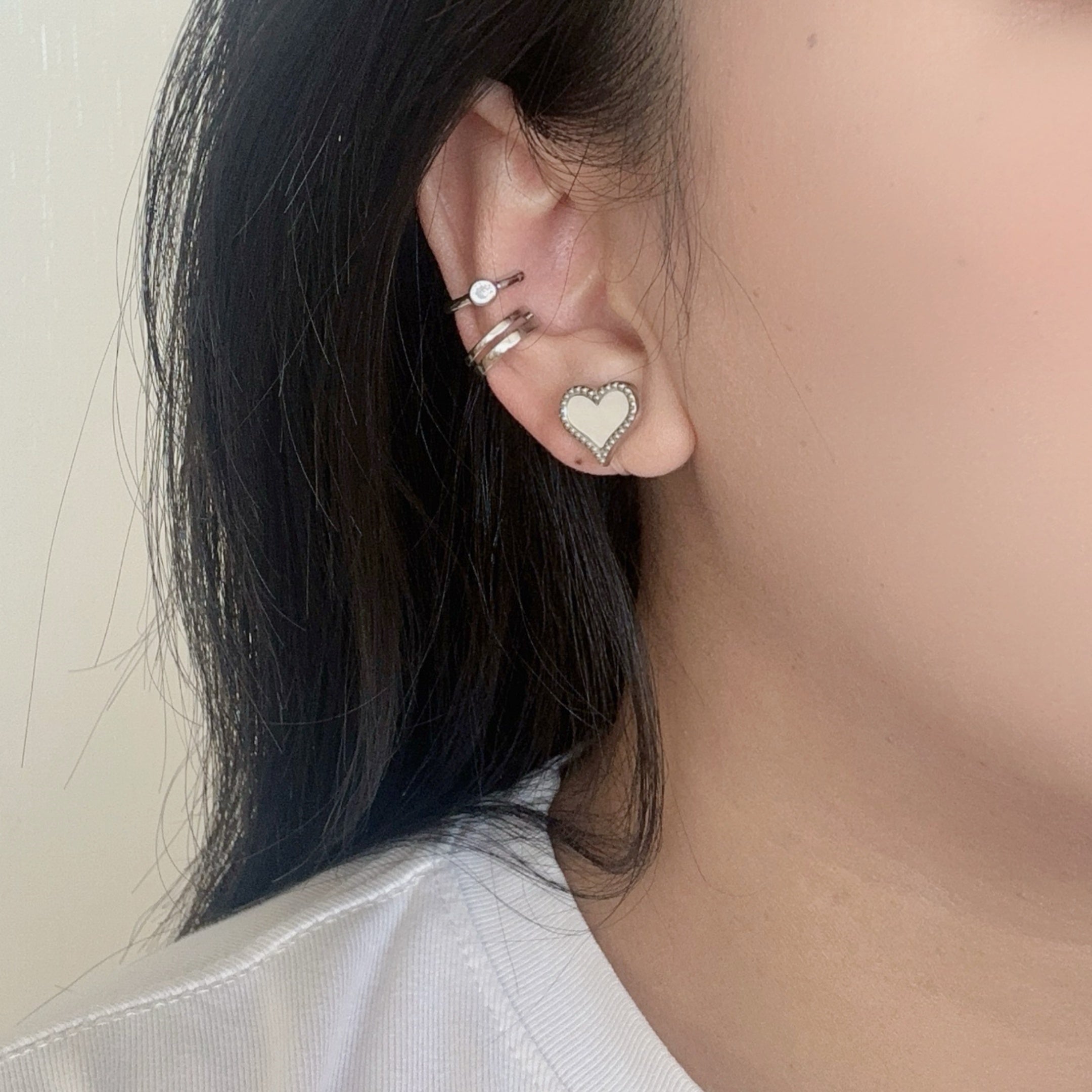 Heart-shaped shellfish Clip-On Stud Earrings