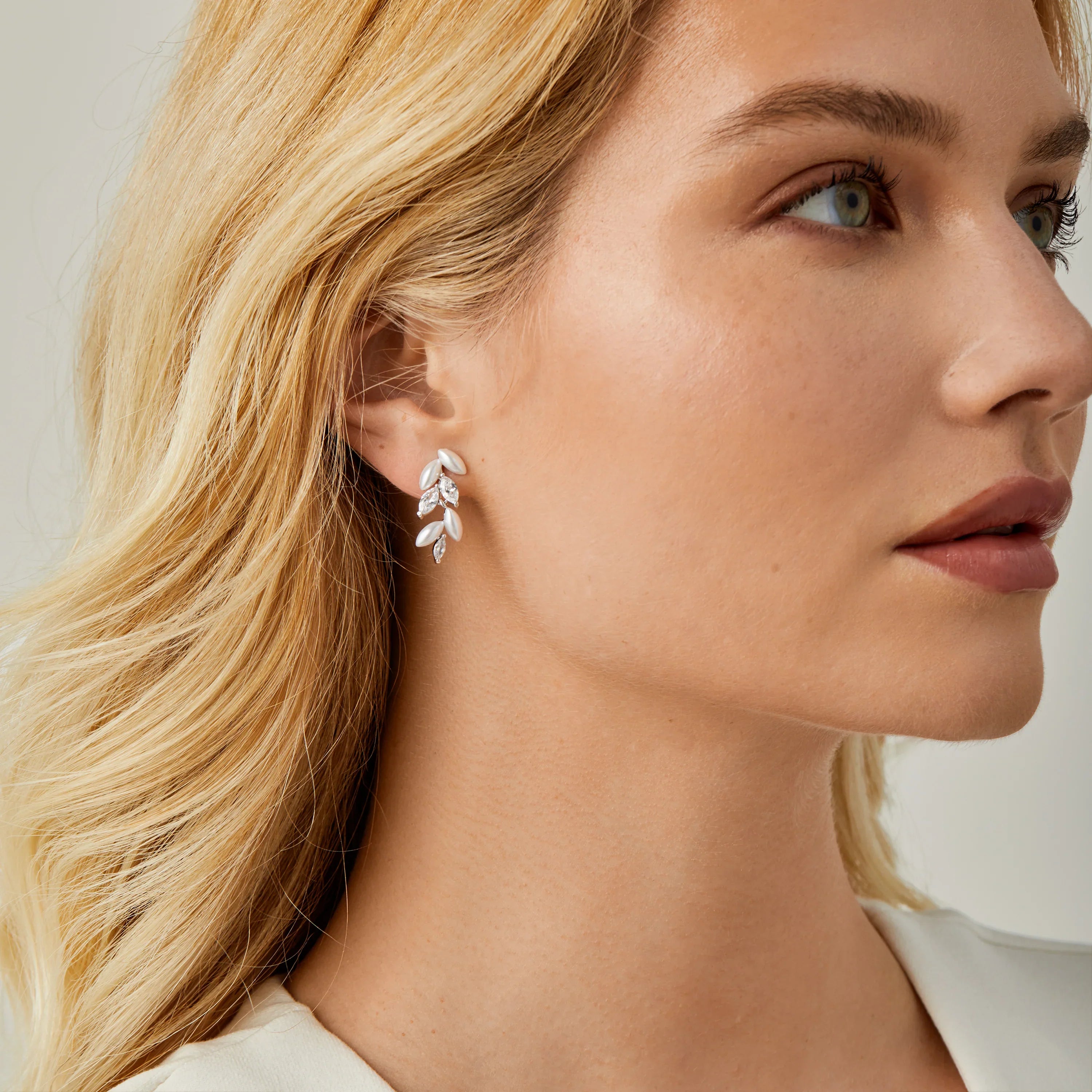clip-on earrings by SOMIY – pain-free non-pierced jewelry for everyday wear