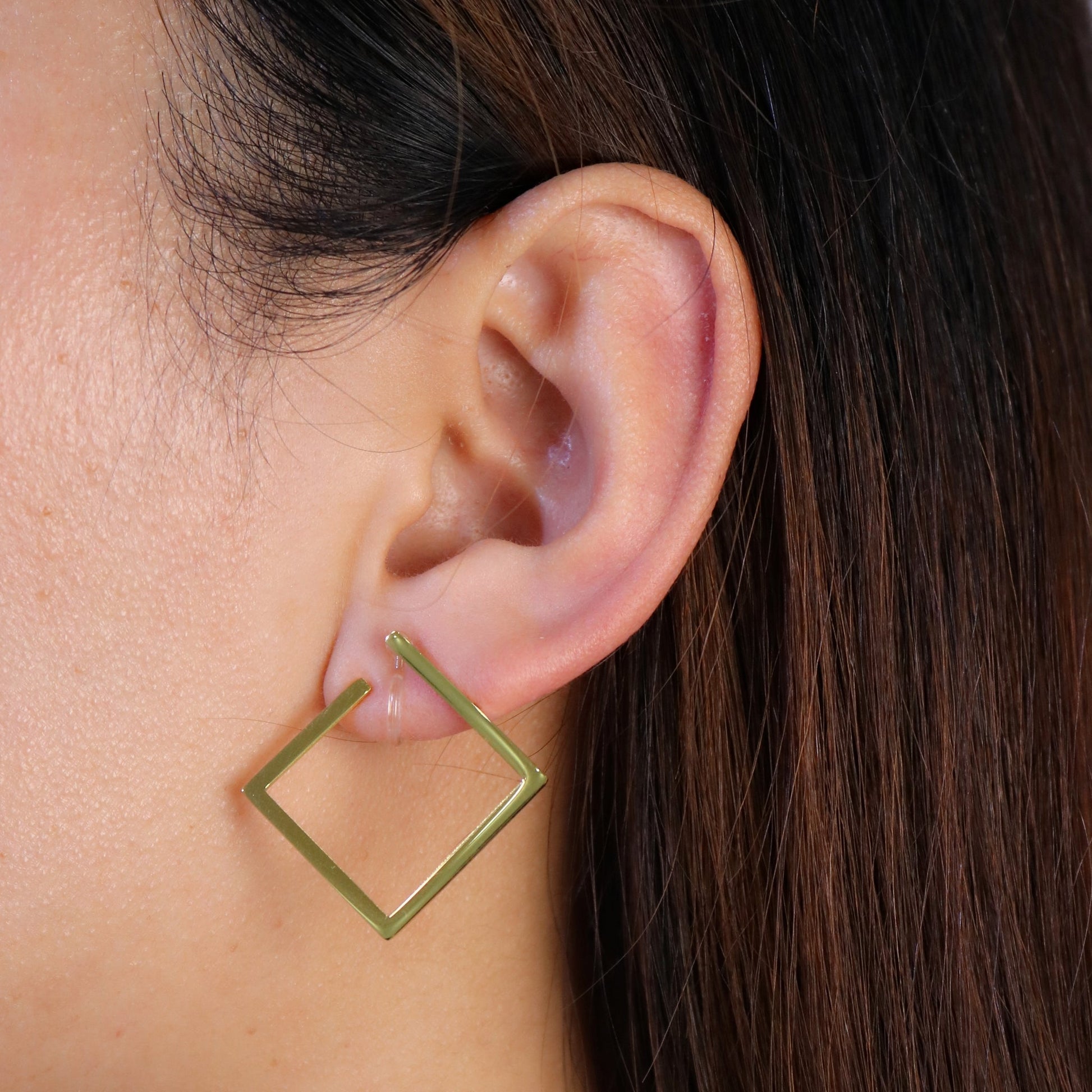 Goldstud clip-on earrings by SOMIY – pain-free non-pierced jewelry for everyday wear