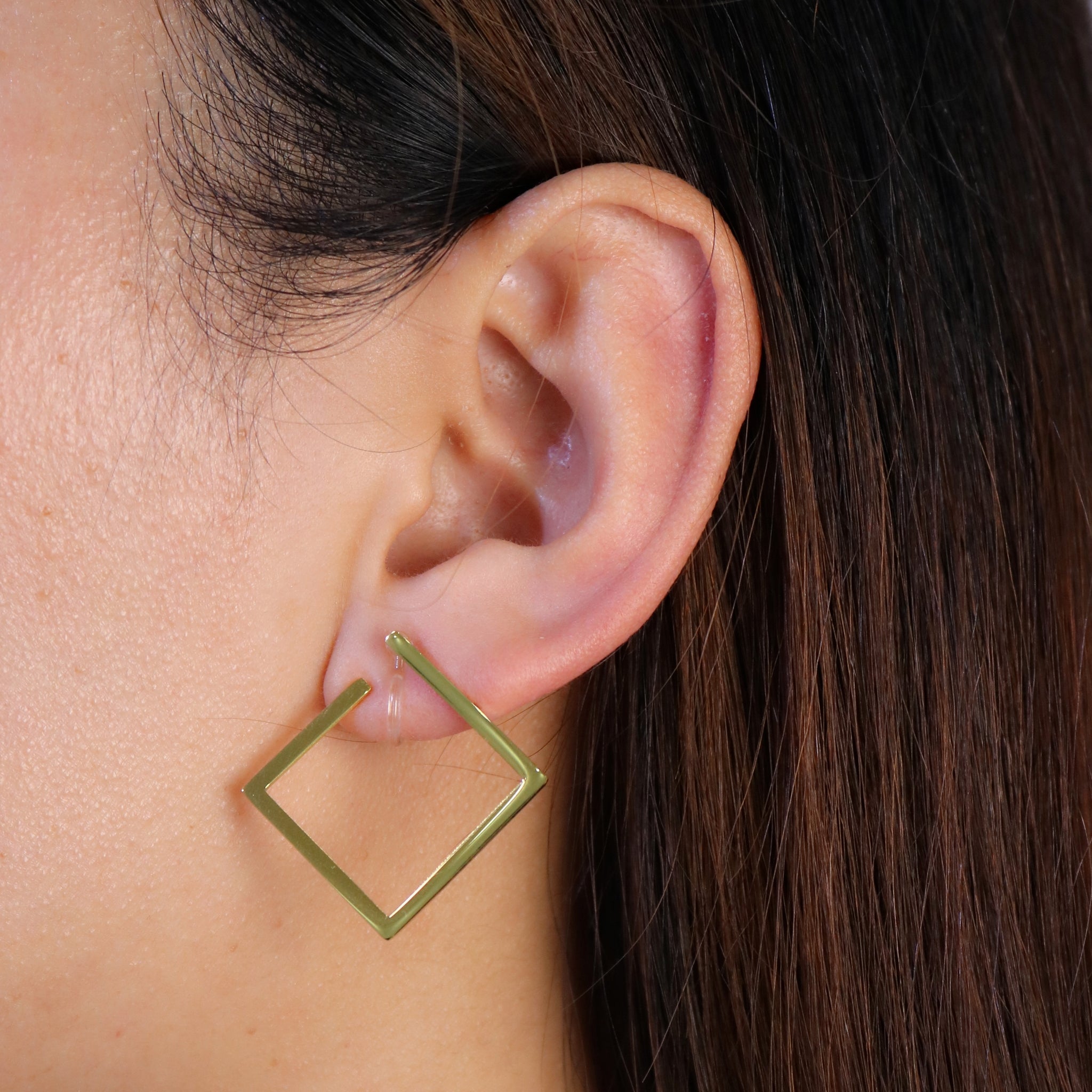 Goldstud clip-on earrings by SOMIY – pain-free non-pierced jewelry for everyday wear