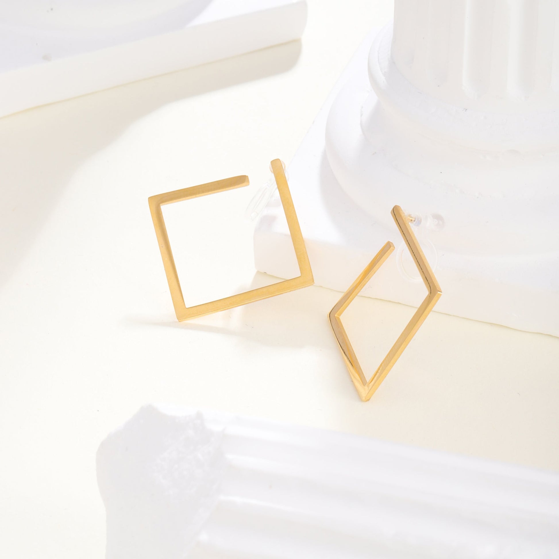 Goldstud clip-on earrings by SOMIY – pain-free non-pierced jewelry for everyday wear
