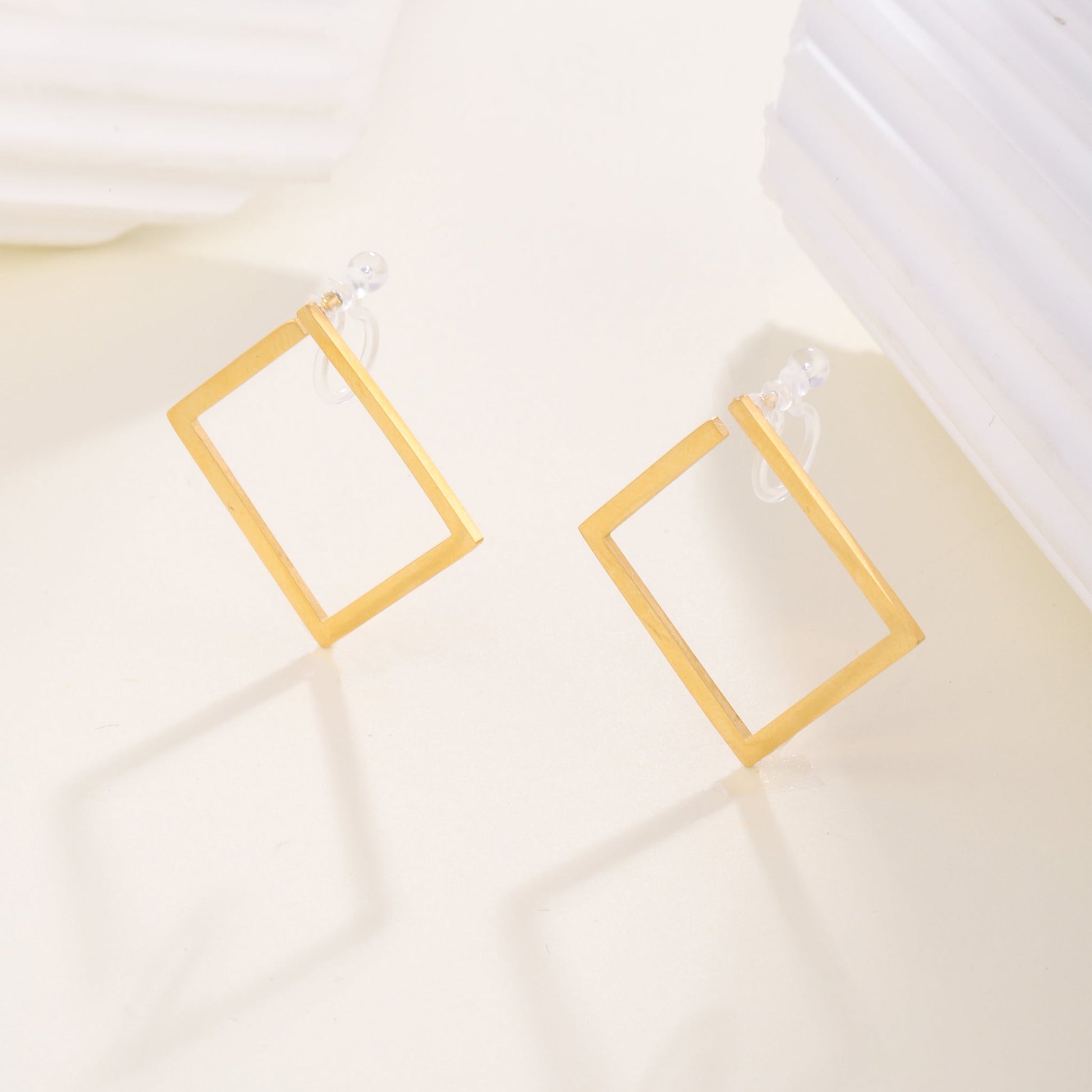 Goldstud clip-on earrings by SOMIY – pain-free non-pierced jewelry for everyday wear