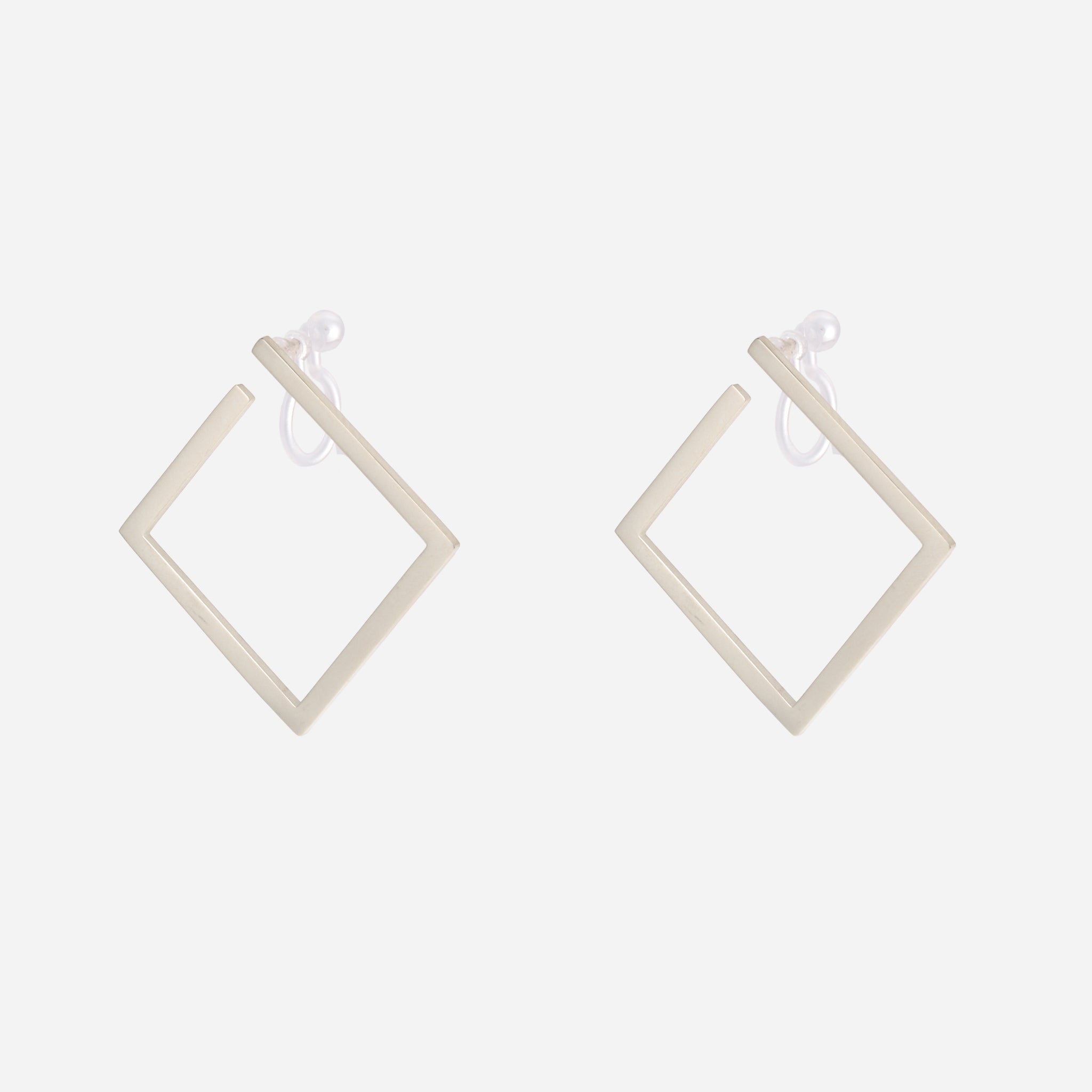 Goldstud clip-on earrings by SOMIY – pain-free non-pierced jewelry for everyday wear